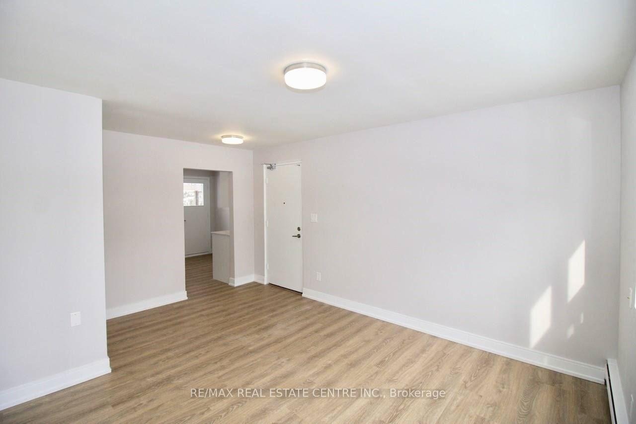 Photo 7 of Unit #6, 424 Argyle Street S, Cambridge, Preston South — HOMEH
