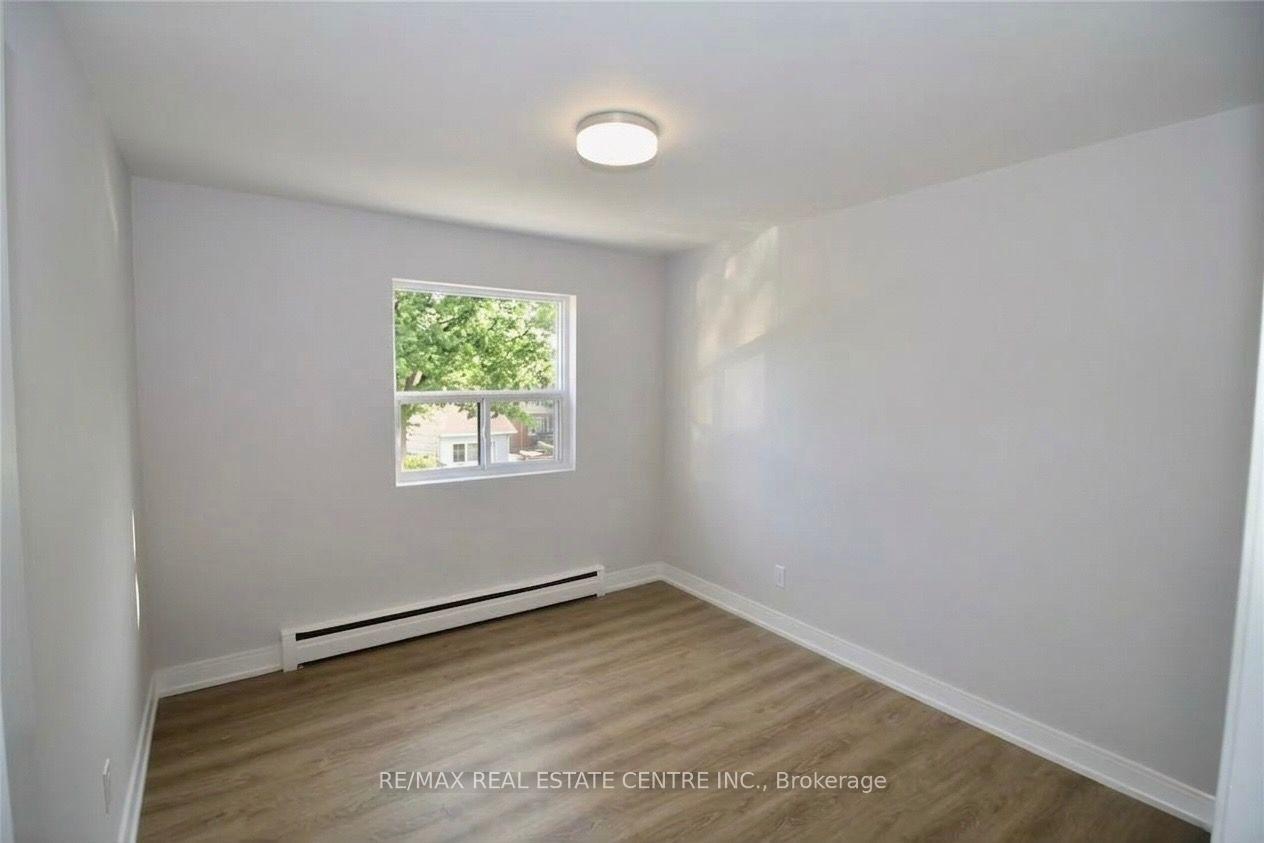 Photo 8 of Unit #6, 424 Argyle Street S, Cambridge, Preston South — HOMEH