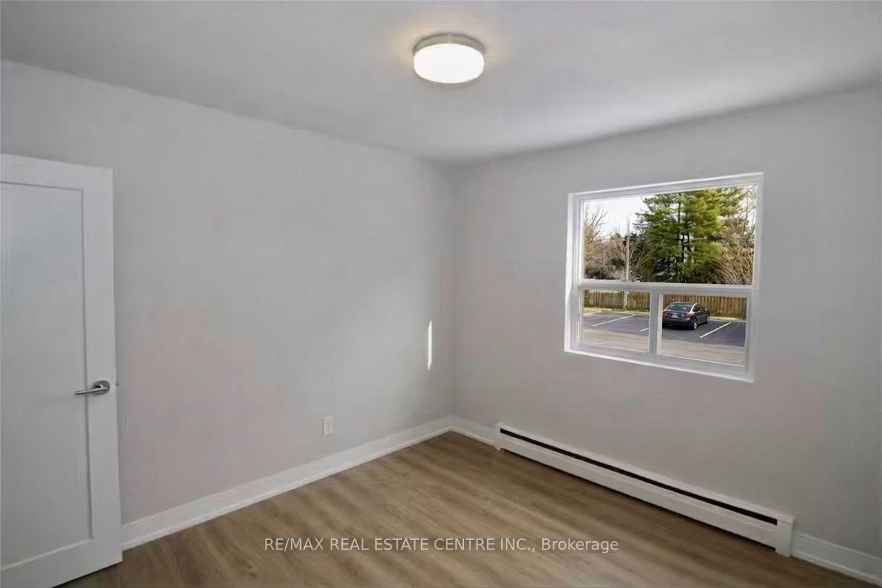 Photo 10 of Unit #6, 424 Argyle Street S, Cambridge, Preston South — HOMEH