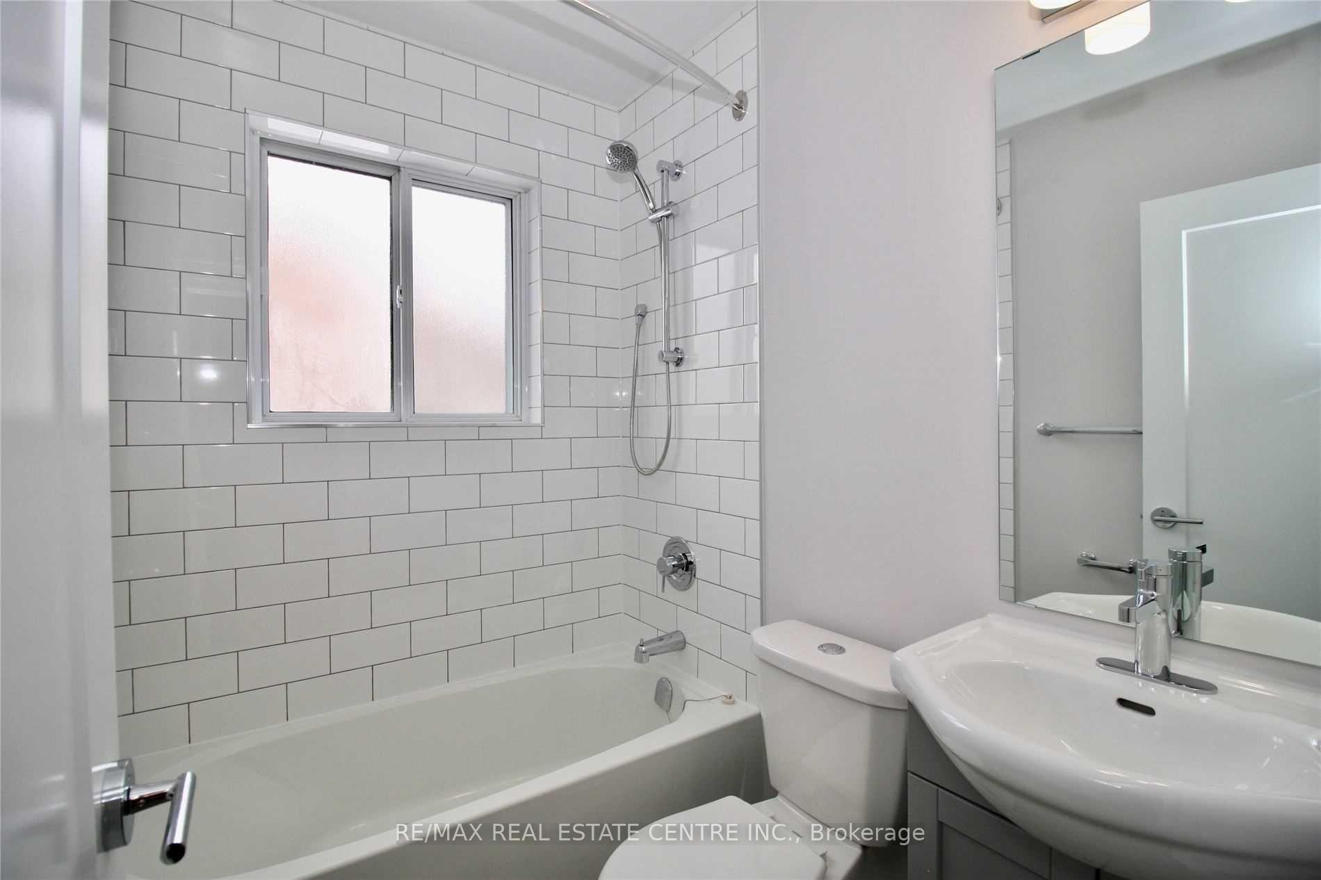 Photo 15 of Unit #6, 424 Argyle Street S, Cambridge, Preston South — HOMEH