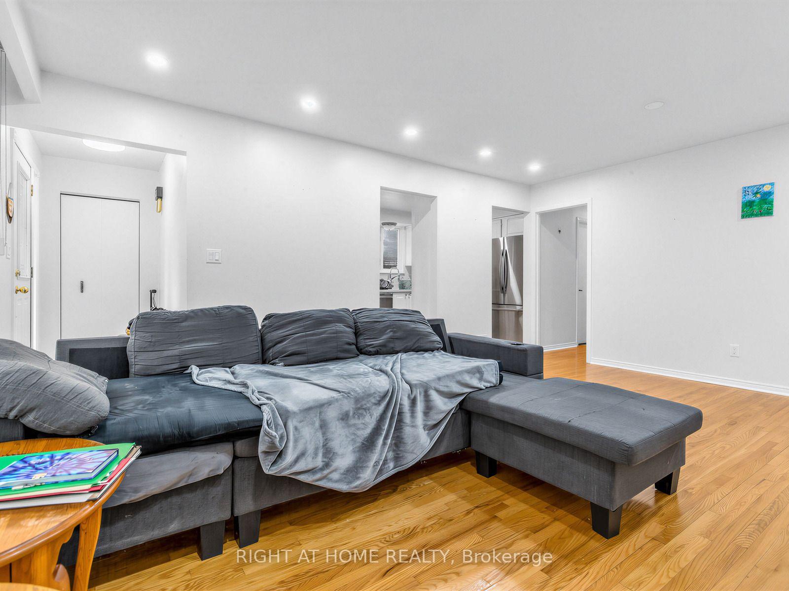 Photo 5 of 346 Lorindale Drive, Oshawa, Donevan — HOMEH