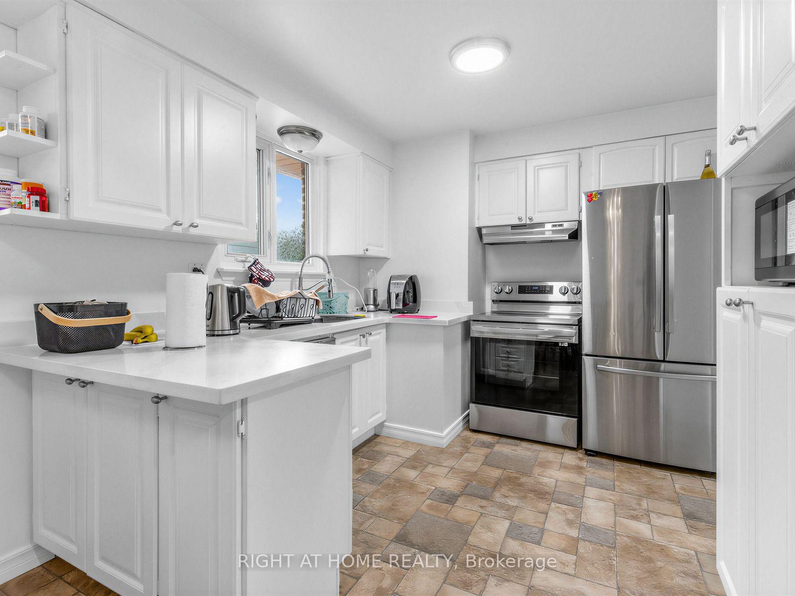 Photo 9 of 346 Lorindale Drive, Oshawa, Donevan — HOMEH