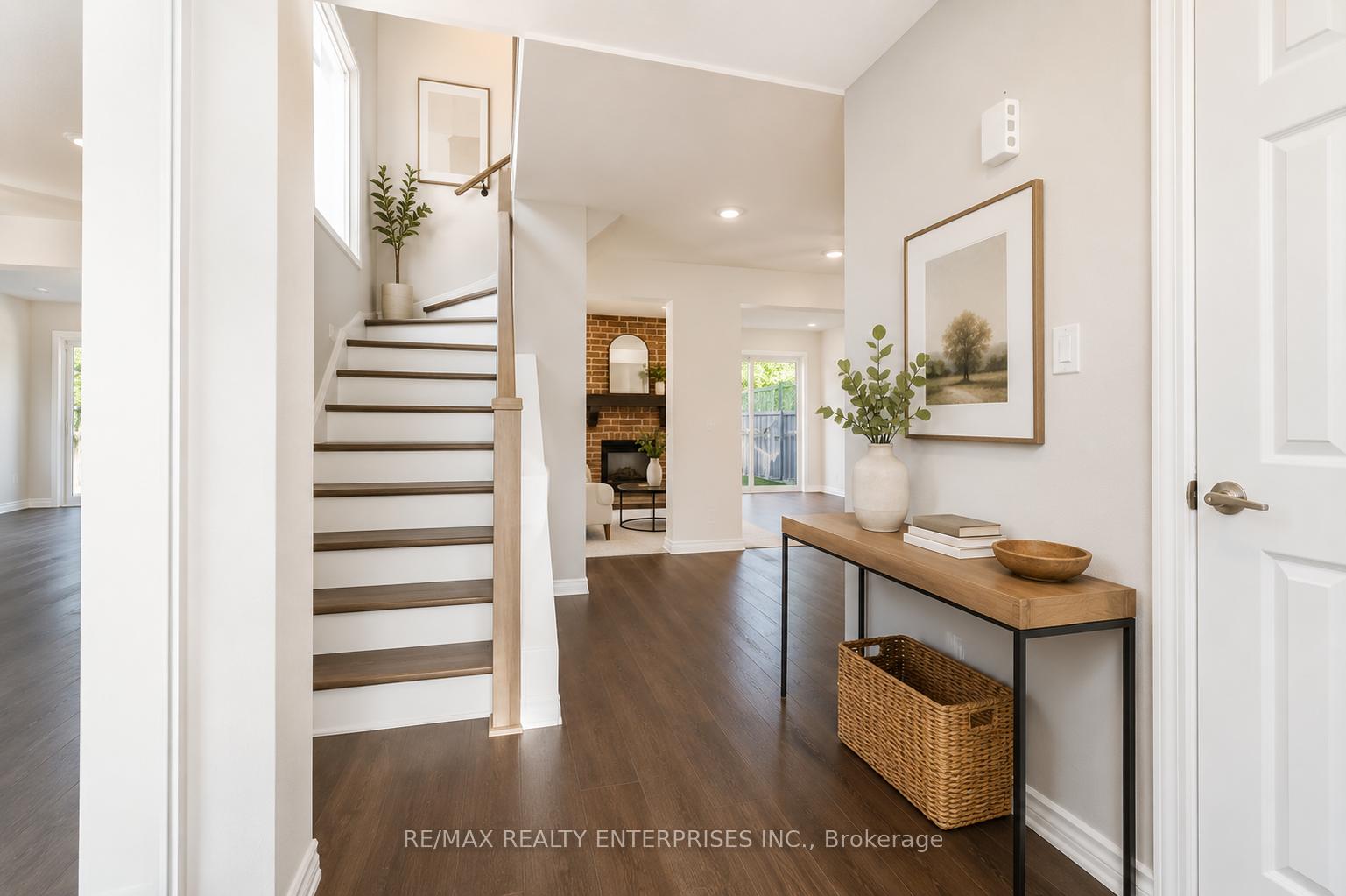 Photo 4 of 3446 Ash Row Crescent N, Mississauga, Erin Mills — HOMEH