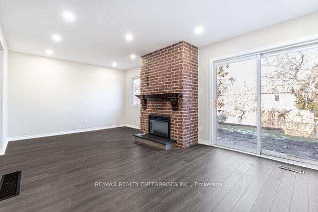 Photo 8 of 3446 Ash Row Crescent N, Mississauga, Erin Mills — HOMEH