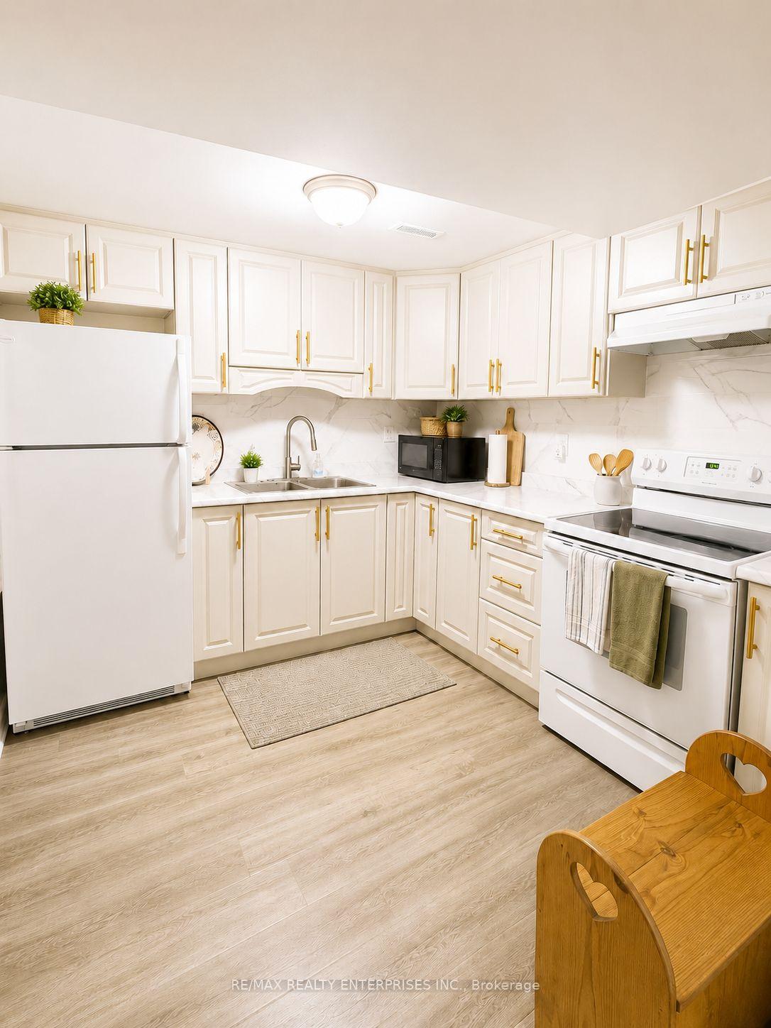 Photo 22 of 3446 Ash Row Crescent N, Mississauga, Erin Mills — HOMEH