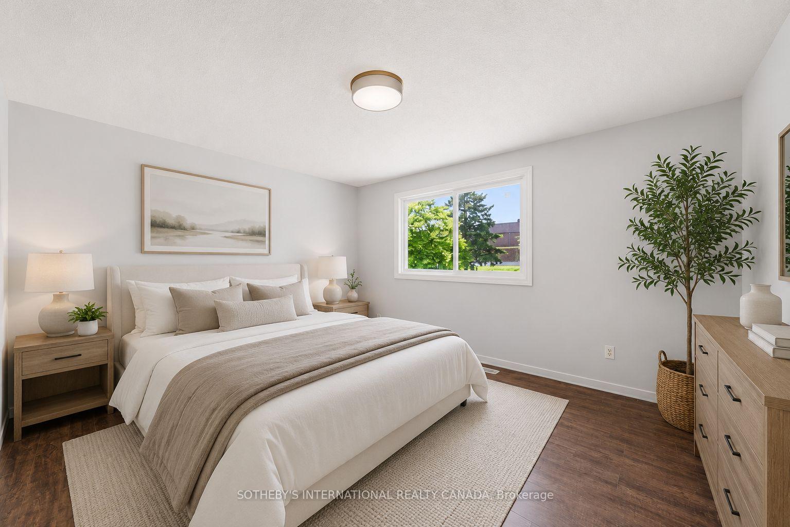 Photo 3 of Unit 34, 120 Falconer Drive, Mississauga, Streetsville — HOMEH