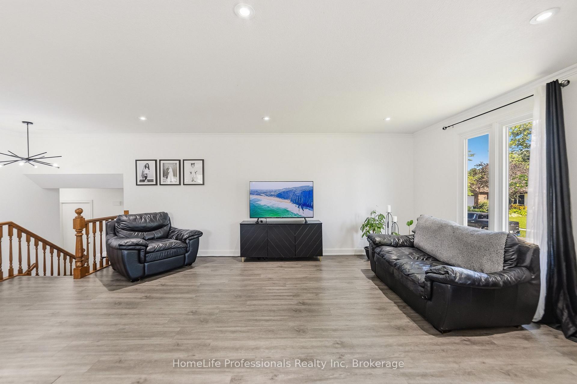 Photo 6 of 4 Ravine Crescent, Haldimand — HOMEH