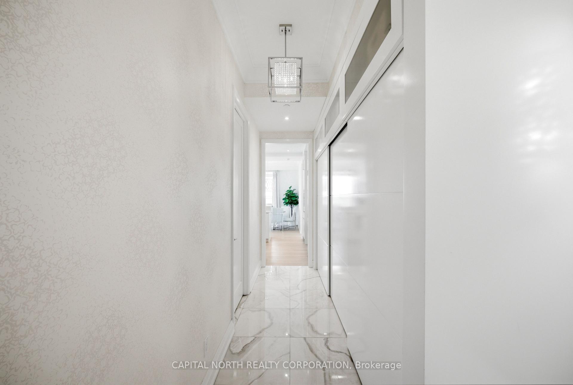 Photo 8 of Unit 804, 23 Glebe Road W, Toronto, Yonge-Eglinton — HOMEH
