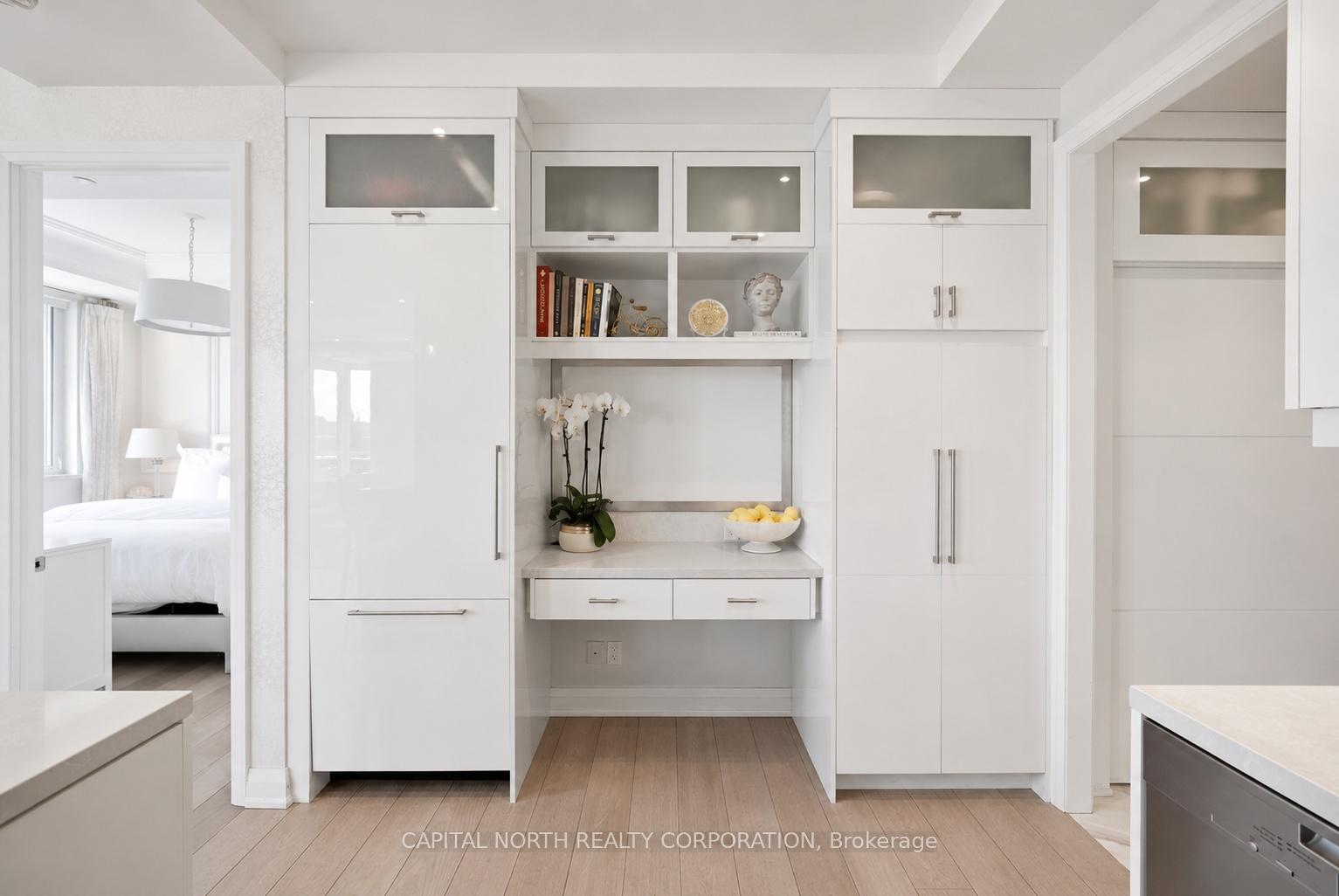 Photo 11 of Unit 804, 23 Glebe Road W, Toronto, Yonge-Eglinton — HOMEH