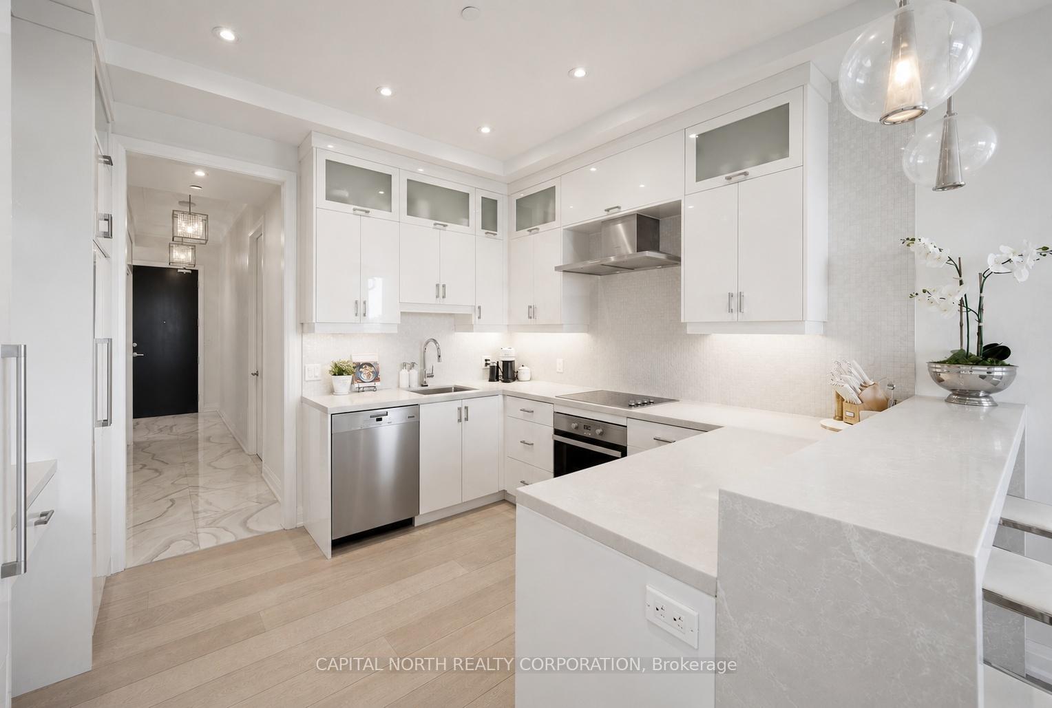 Photo 12 of Unit 804, 23 Glebe Road W, Toronto, Yonge-Eglinton — HOMEH