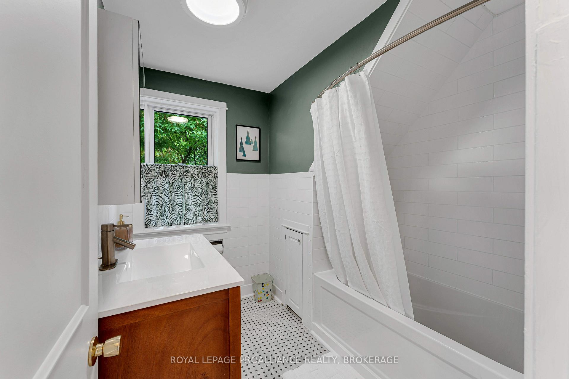 Photo 23 of 212 Westdale Avenue, Kingston, Central City East — HOMEH