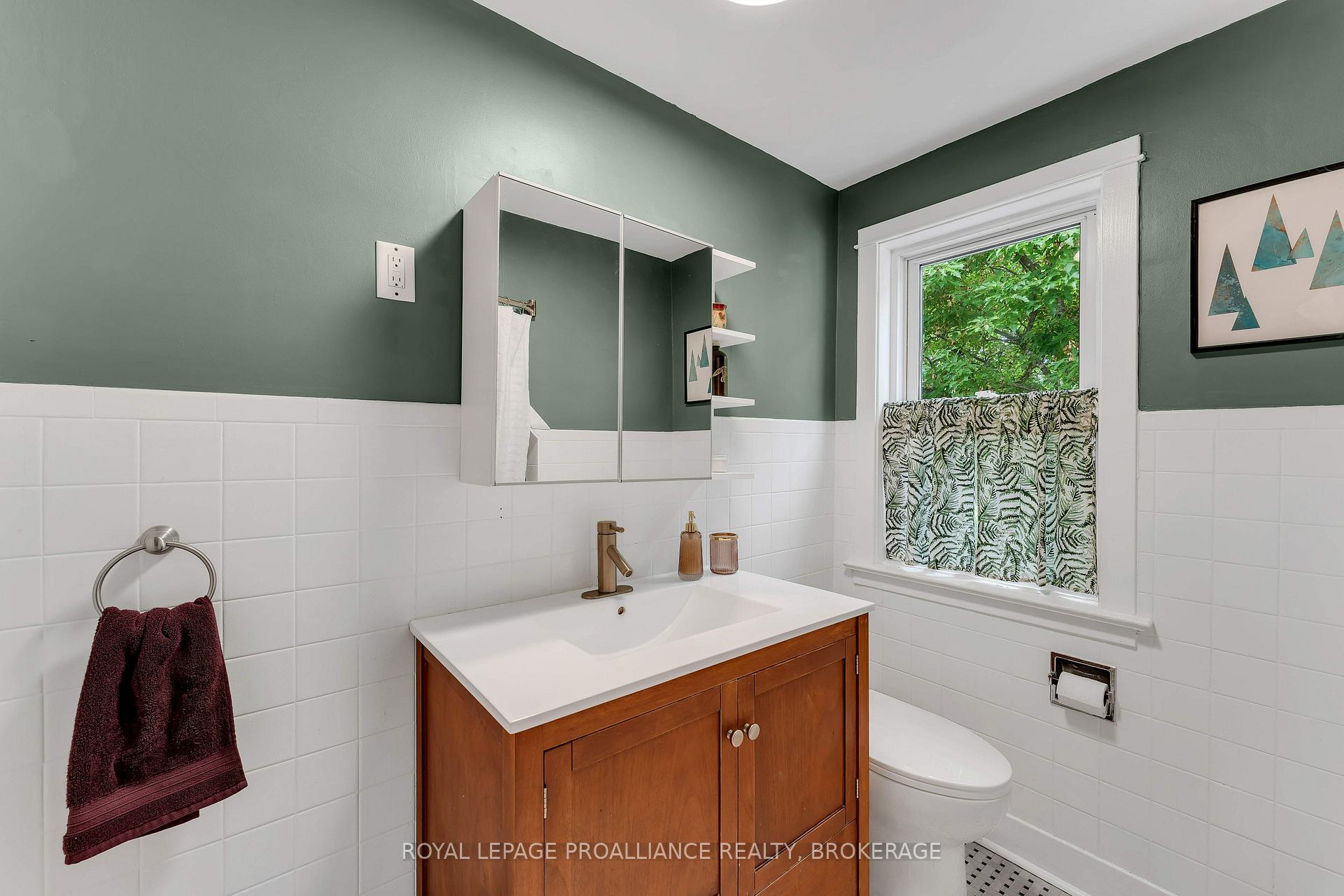 Photo 24 of 212 Westdale Avenue, Kingston, Central City East — HOMEH