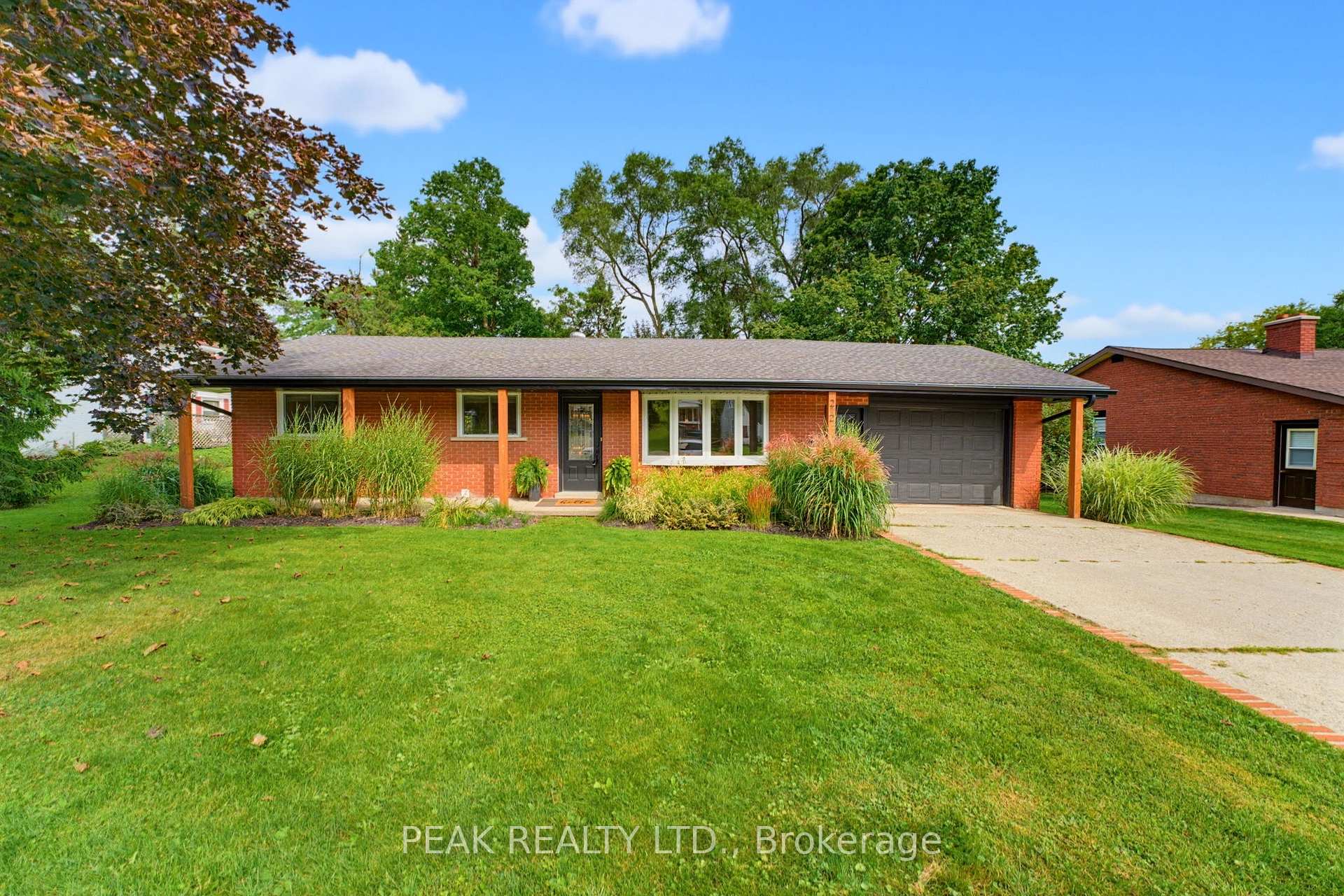 Photo 1 of 212 Elgin Street, Brockton — HOMEH