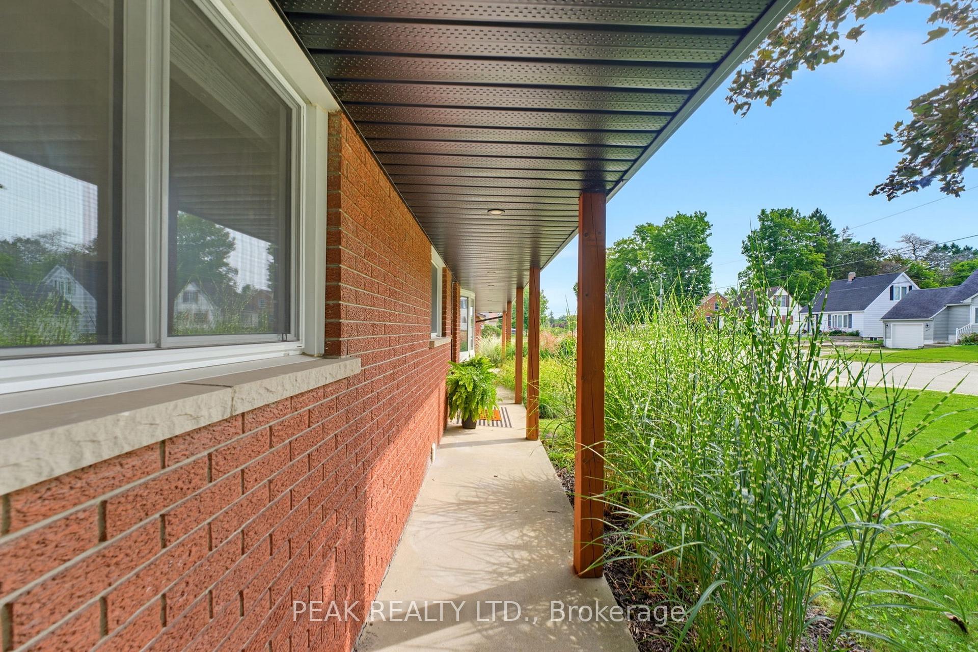 Photo 7 of 212 Elgin Street, Brockton — HOMEH