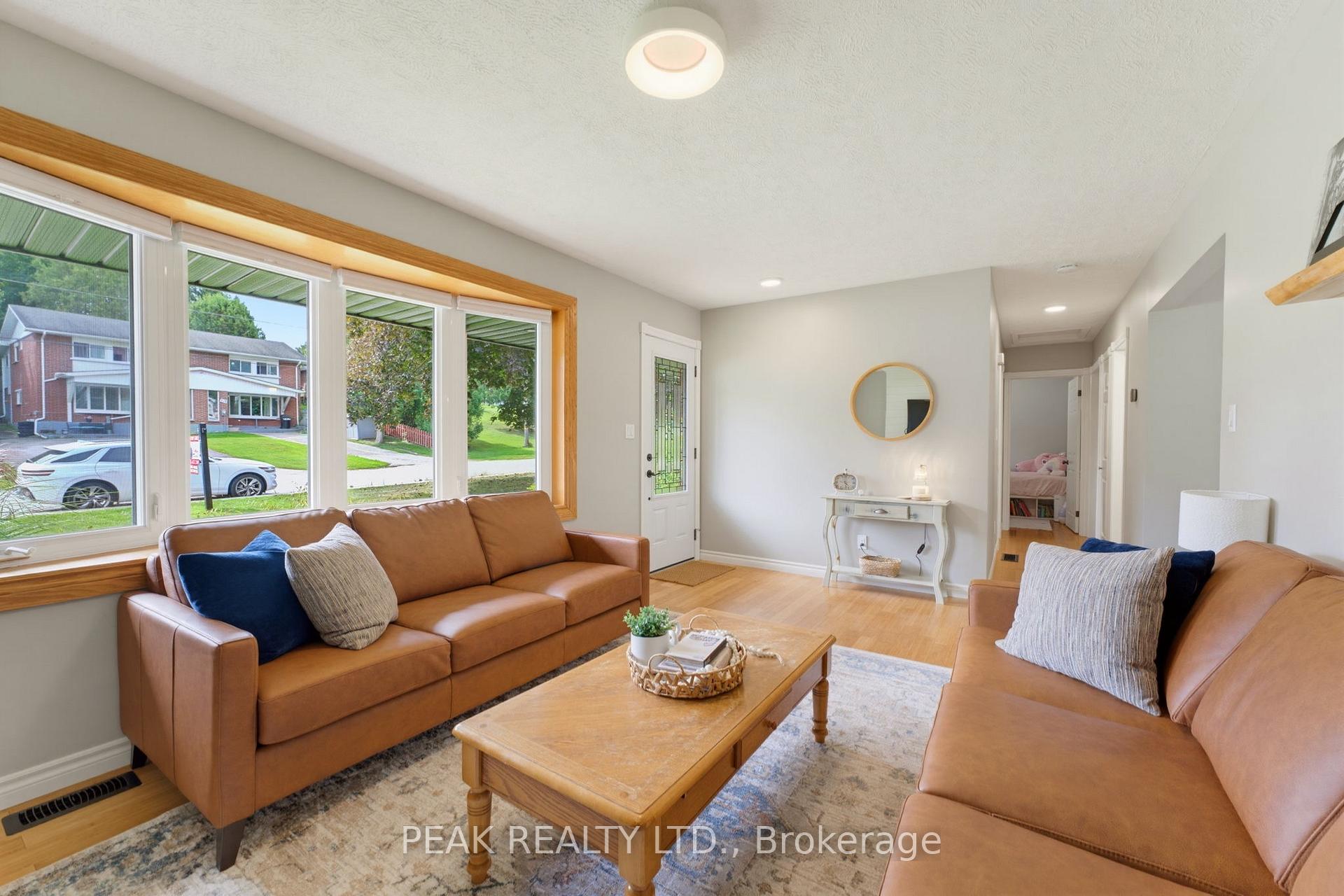 Photo 10 of 212 Elgin Street, Brockton — HOMEH