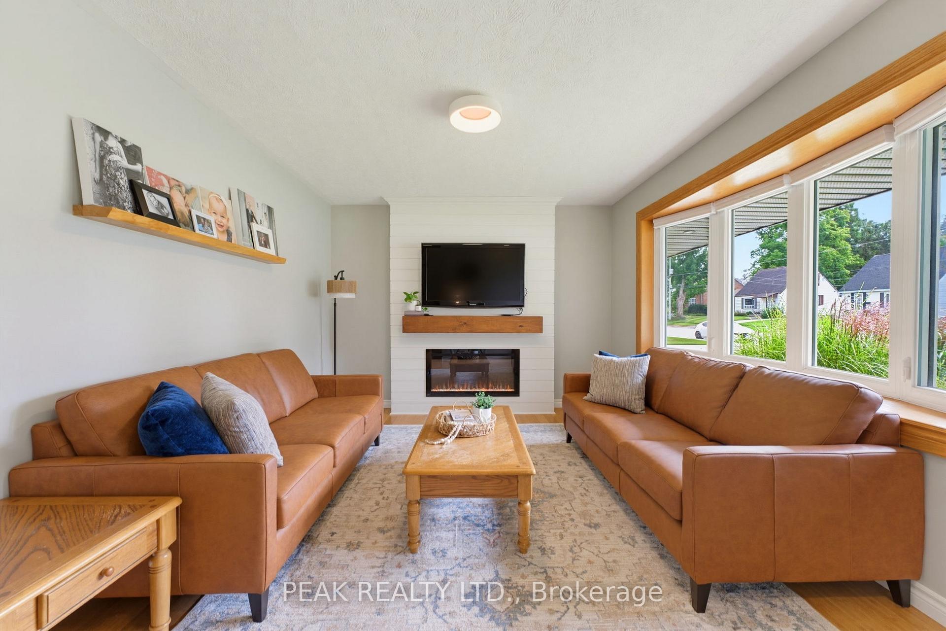 Photo 12 of 212 Elgin Street, Brockton — HOMEH
