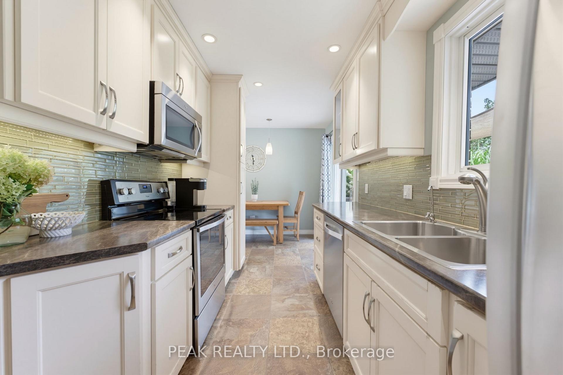 Photo 16 of 212 Elgin Street, Brockton — HOMEH