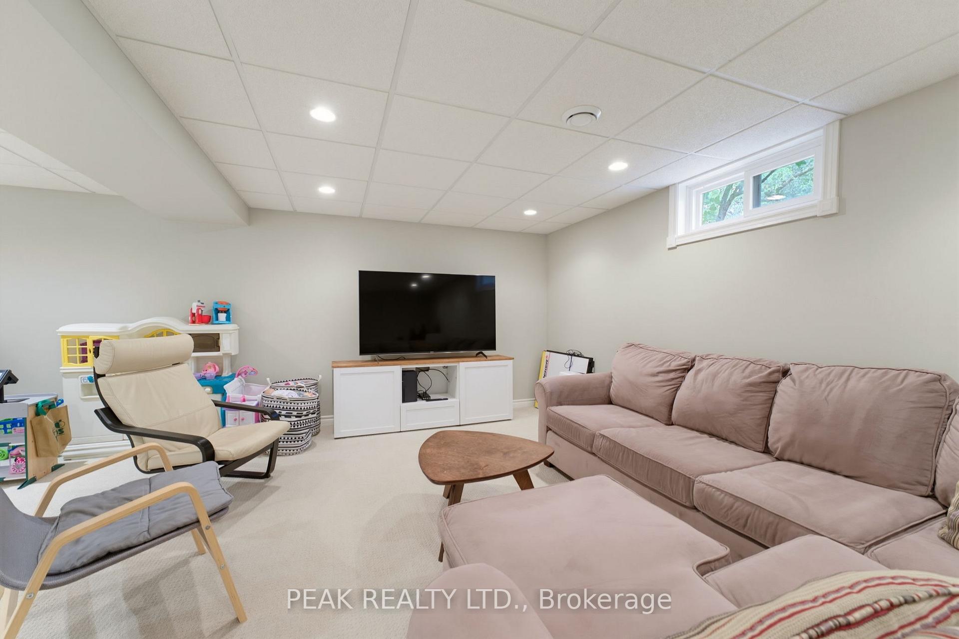 Photo 25 of 212 Elgin Street, Brockton — HOMEH