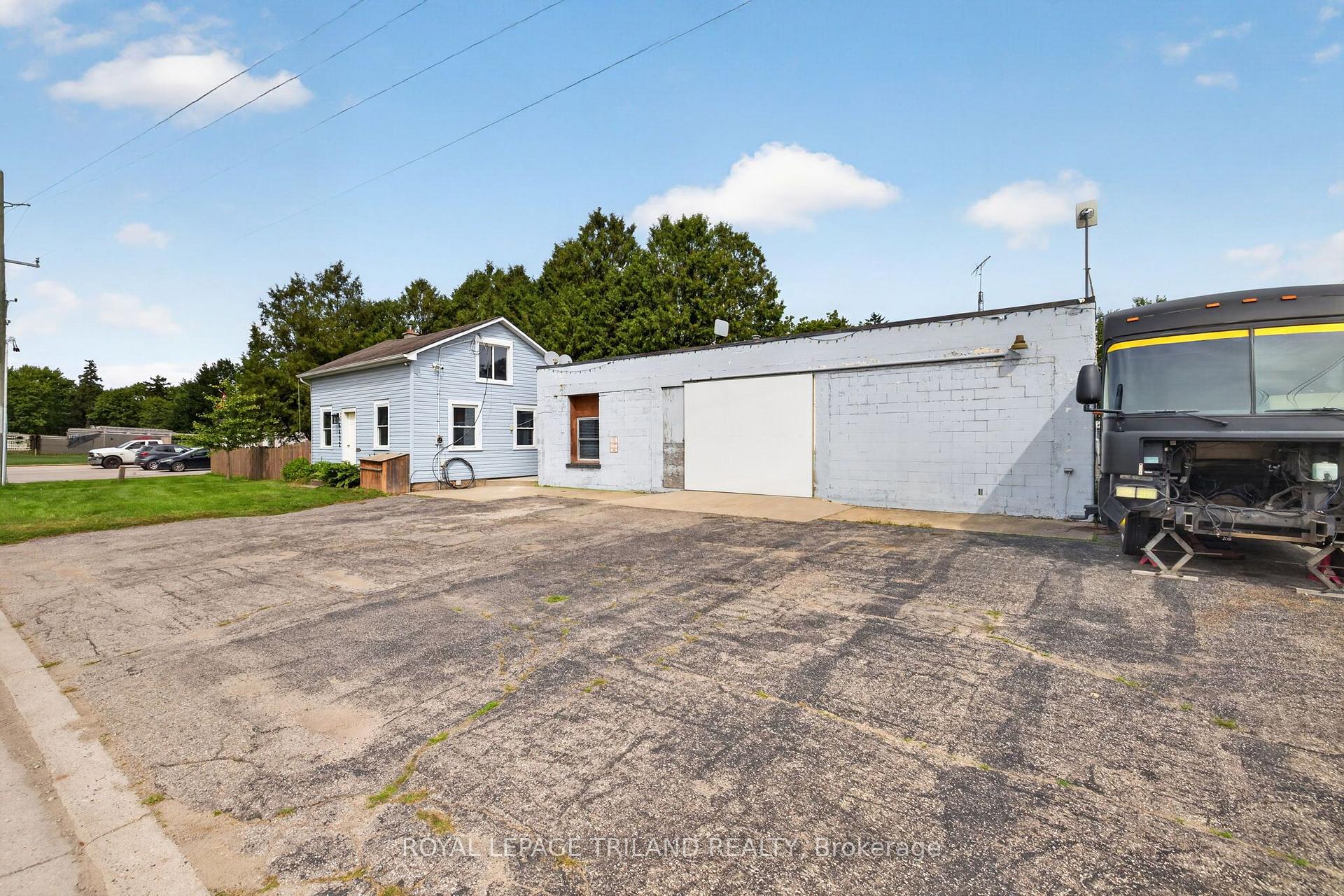 Photo 1 of 6422 Bradish Road, London, South A — HOMEH