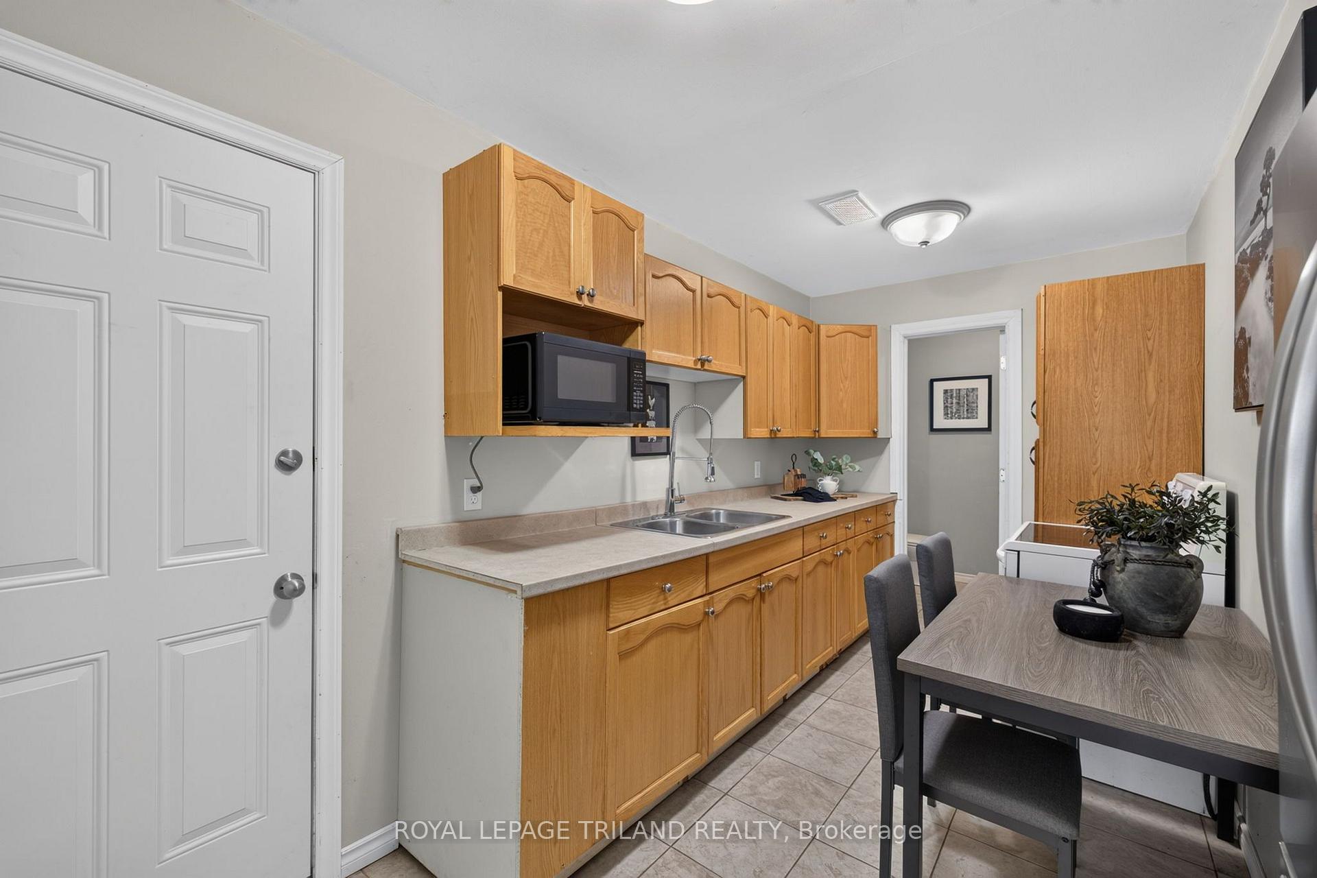 Photo 8 of 6422 Bradish Road, London, South A — HOMEH