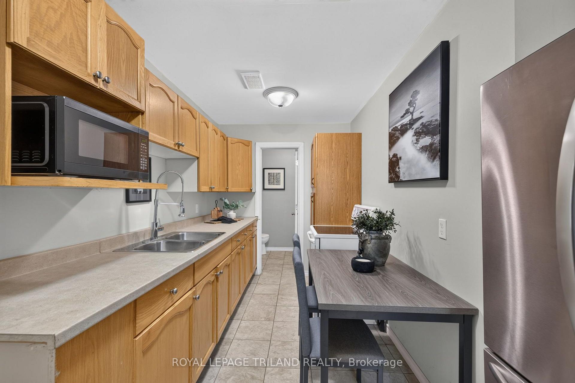 Photo 10 of 6422 Bradish Road, London, South A — HOMEH