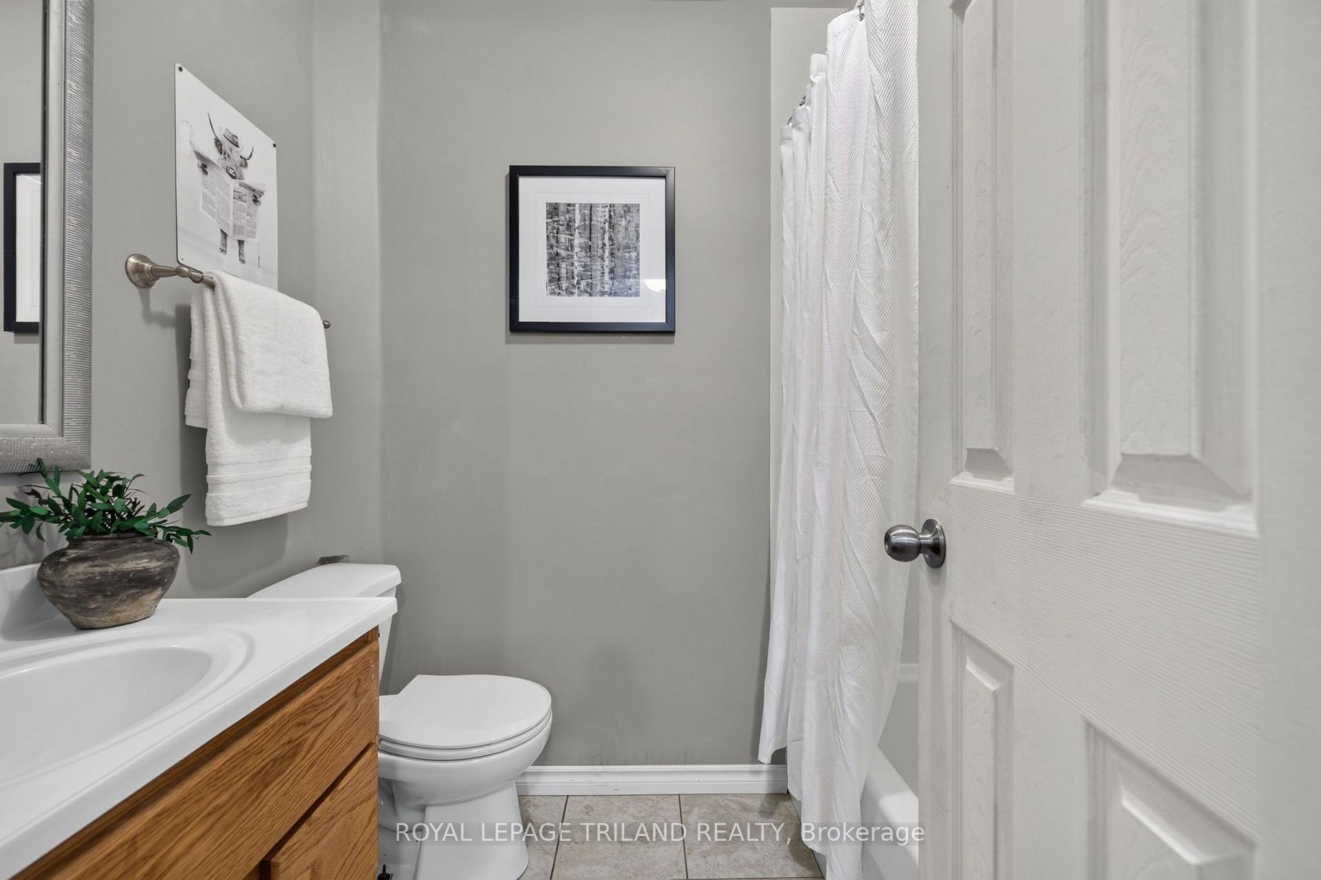 Photo 13 of 6422 Bradish Road, London, South A — HOMEH