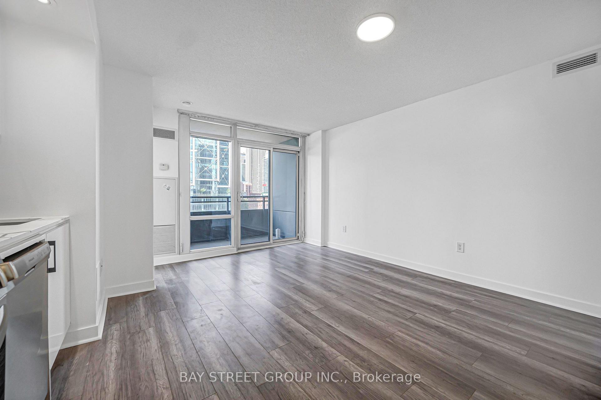 Photo 7 of Unit 816, 25 Telegram Mews, Toronto, Waterfront Communities — HOMEH