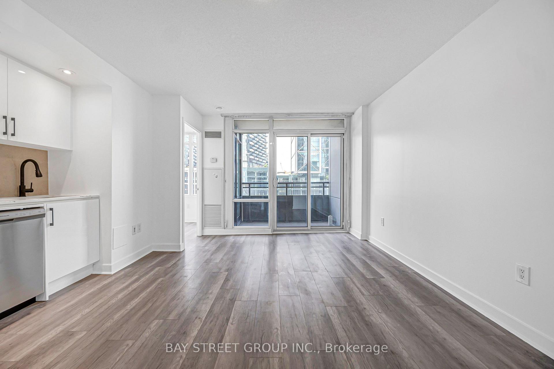 Photo 8 of Unit 816, 25 Telegram Mews, Toronto, Waterfront Communities — HOMEH
