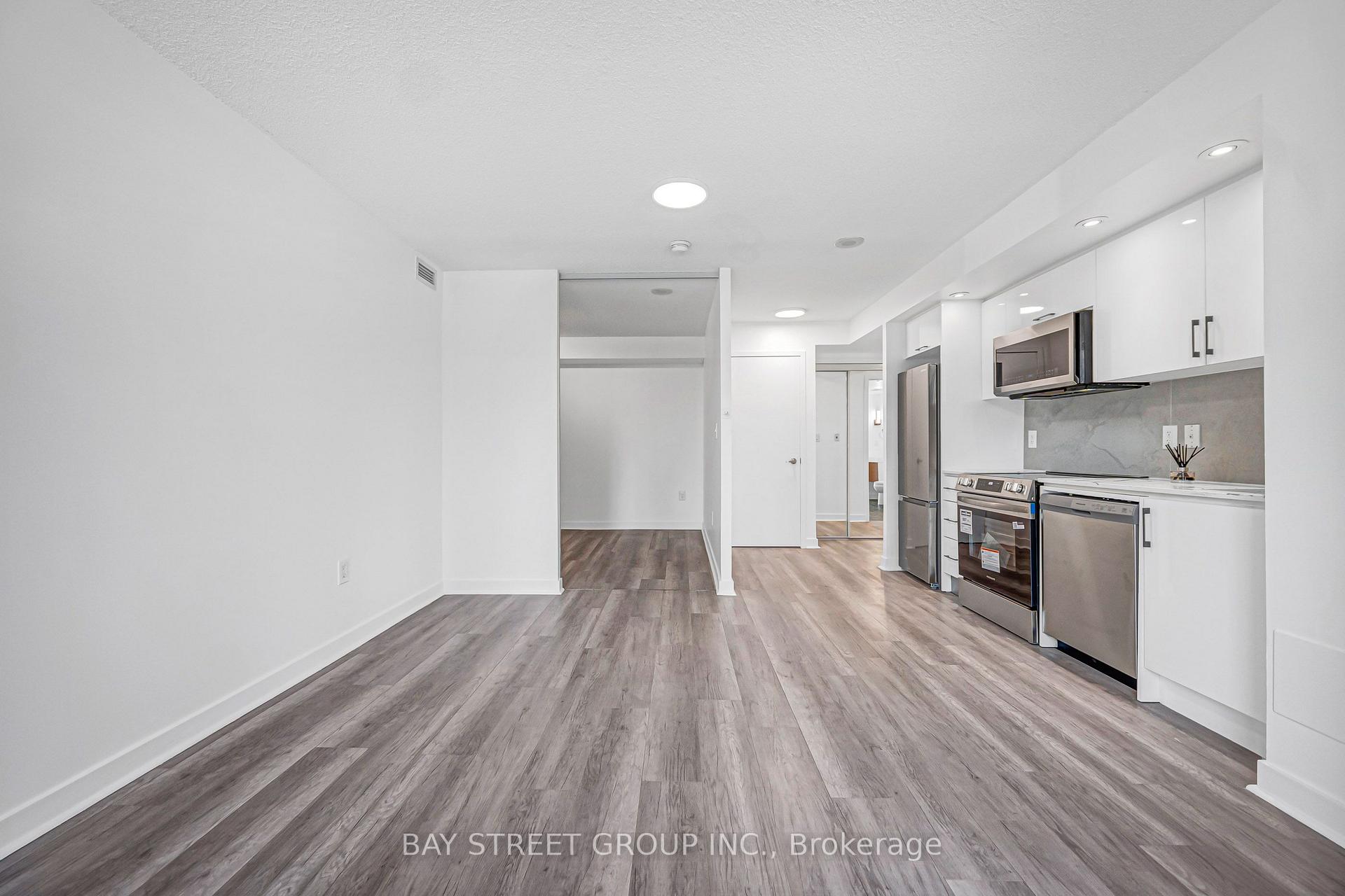 Photo 10 of Unit 816, 25 Telegram Mews, Toronto, Waterfront Communities — HOMEH