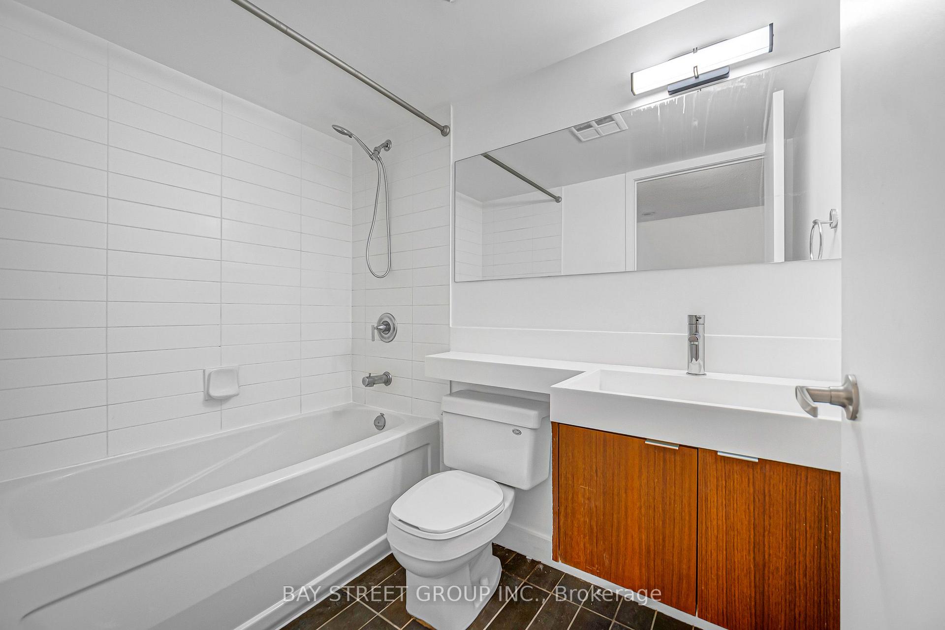 Photo 15 of Unit 816, 25 Telegram Mews, Toronto, Waterfront Communities — HOMEH
