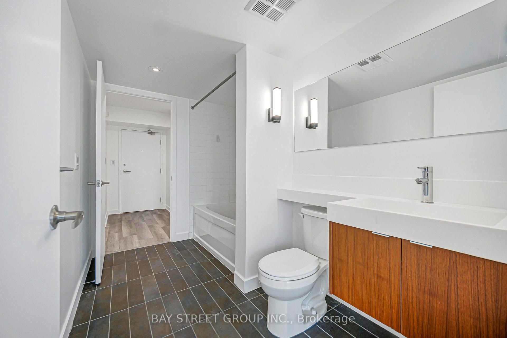 Photo 21 of Unit 816, 25 Telegram Mews, Toronto, Waterfront Communities — HOMEH