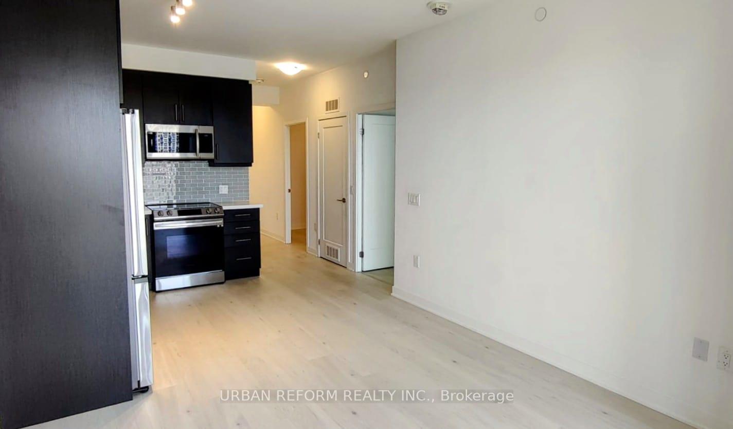 Photo 2 of Unit 801, 95 Oneida Crescent, Richmond Hill, Langstaff — HOMEH