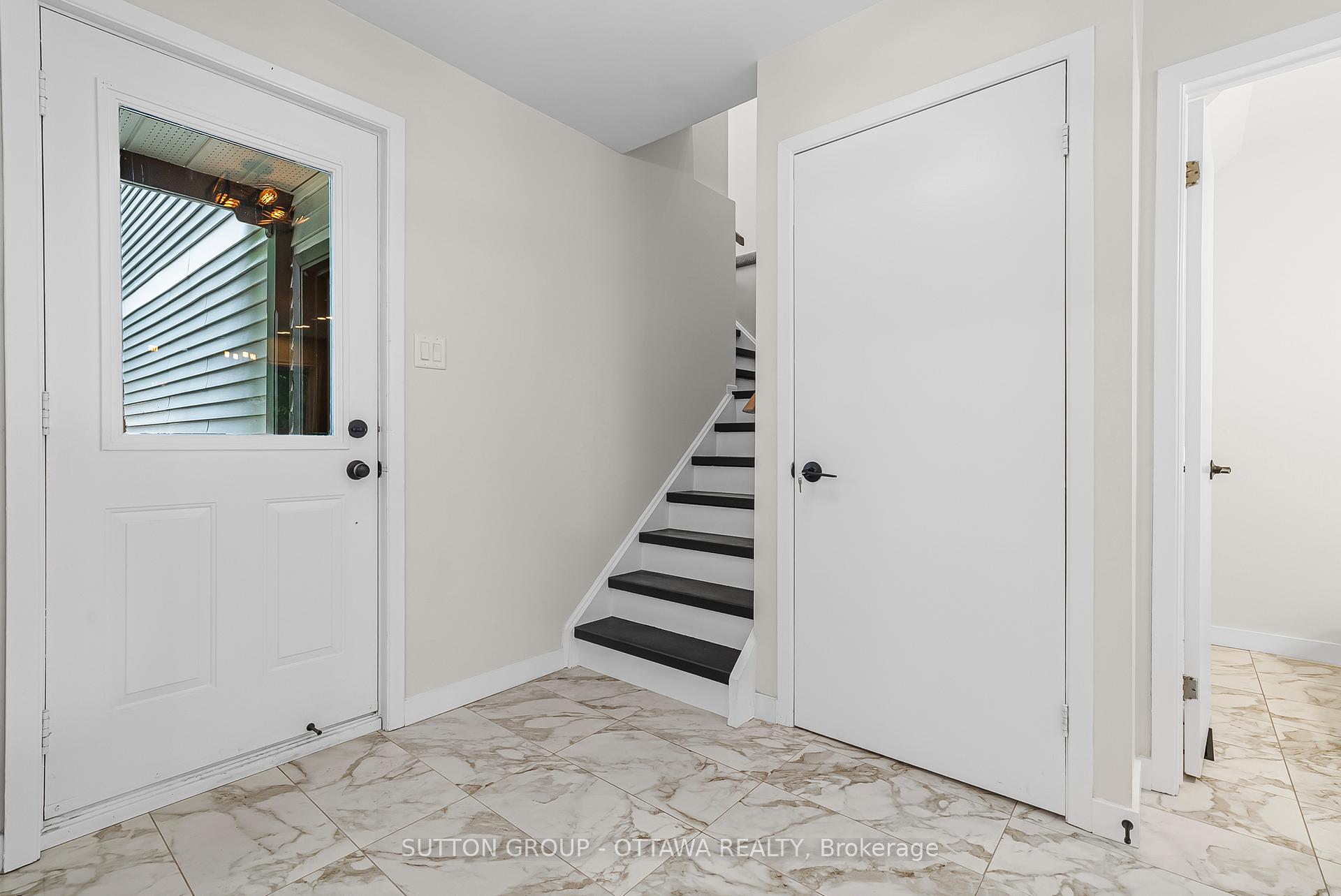 Photo 2 of 6651 Tooney Drive, Ottawa, Orleans/Sunridge — HOMEH