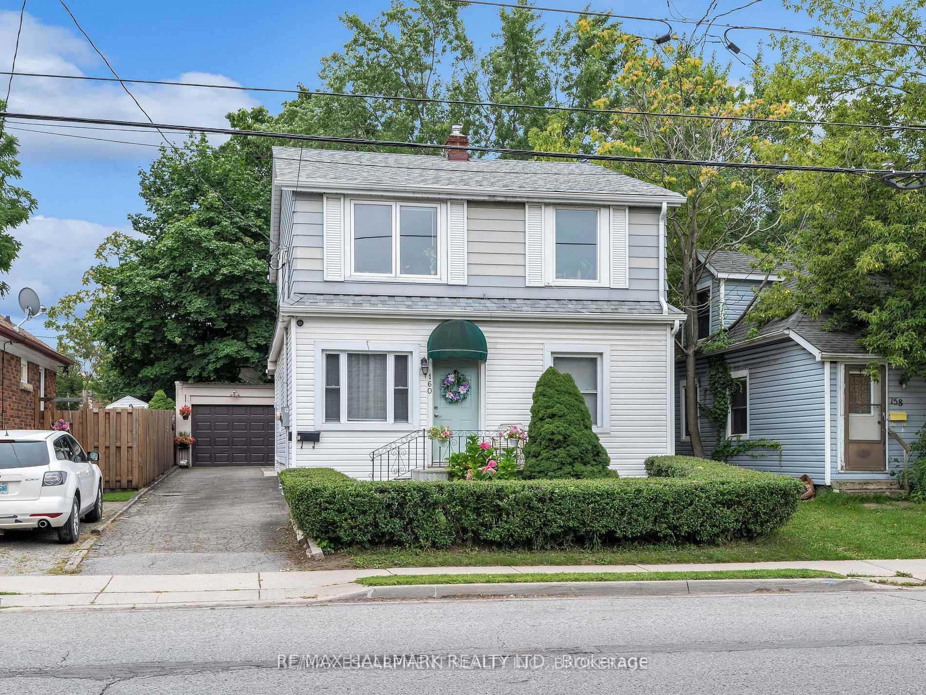 Photo of Unit Upper, 160 Welland Avenue