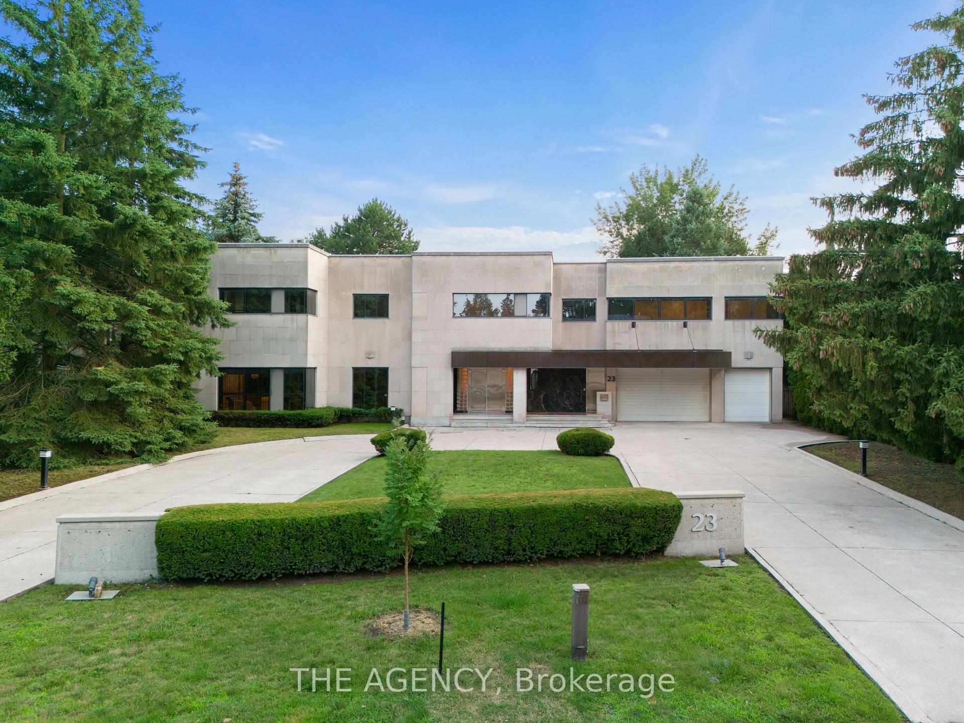Front of 23 Bayview Ridge