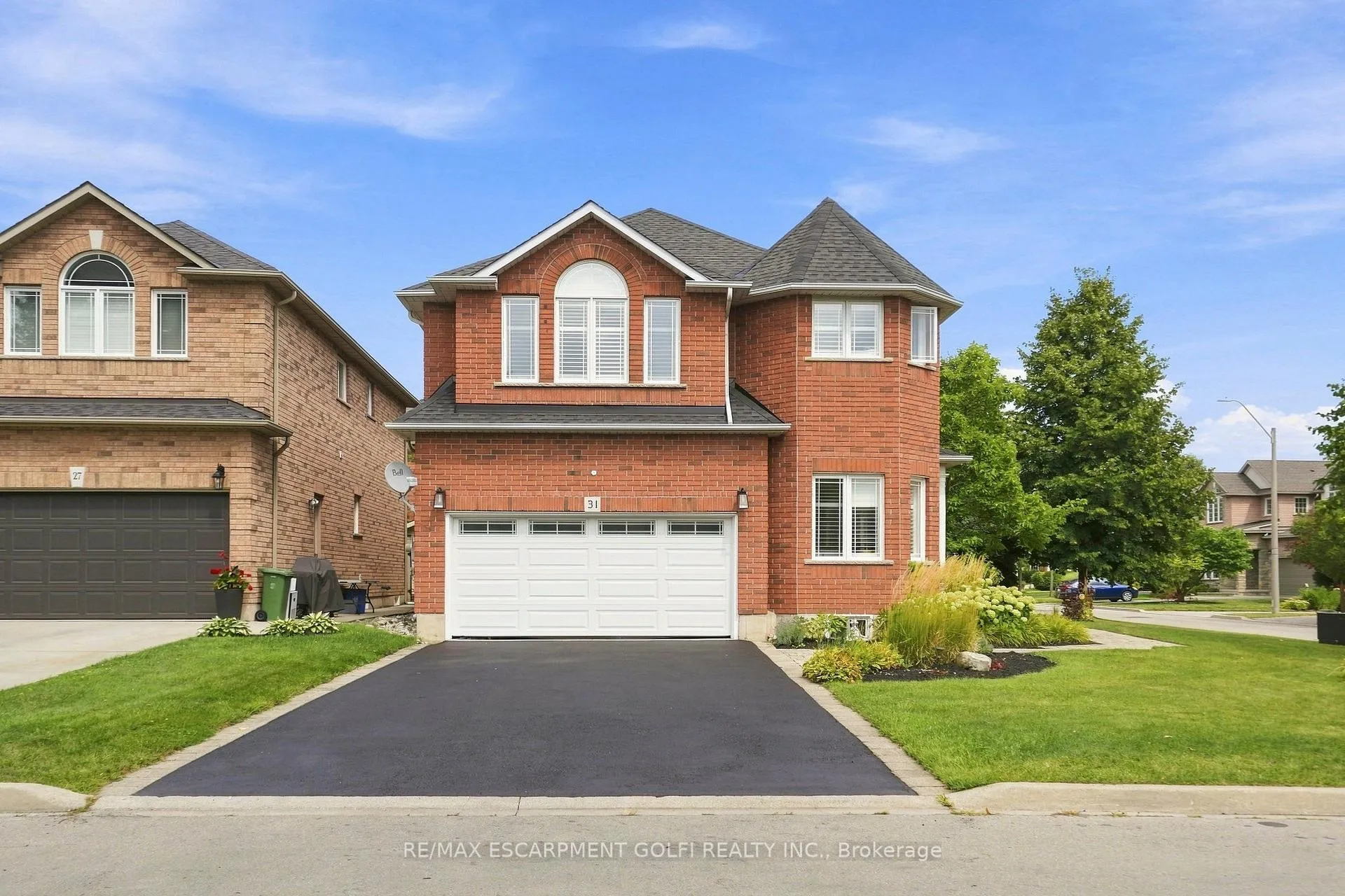 Photo 4 of 31 Commando Court, Hamilton, Waterdown — HOMEH
