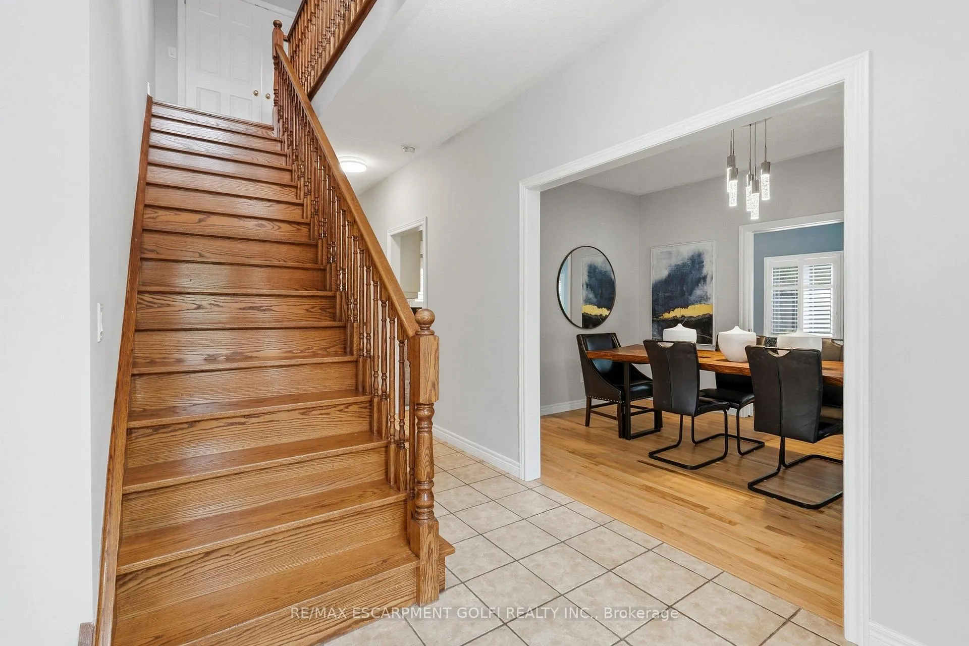 Photo 6 of 31 Commando Court, Hamilton, Waterdown — HOMEH
