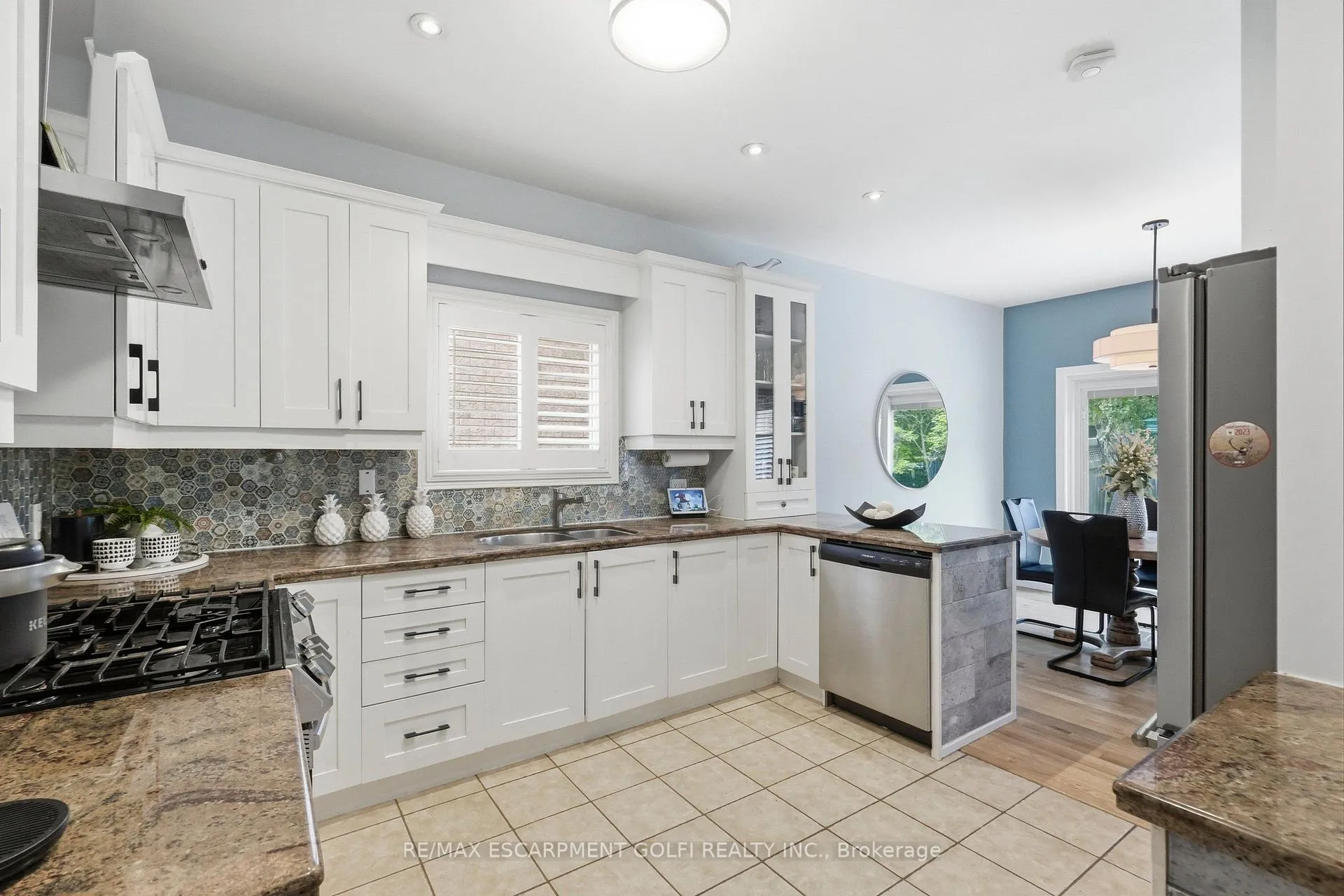 Photo 11 of 31 Commando Court, Hamilton, Waterdown — HOMEH