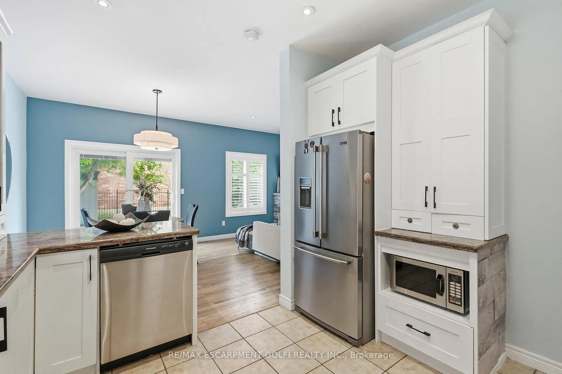 Photo 12 of 31 Commando Court, Hamilton, Waterdown — HOMEH