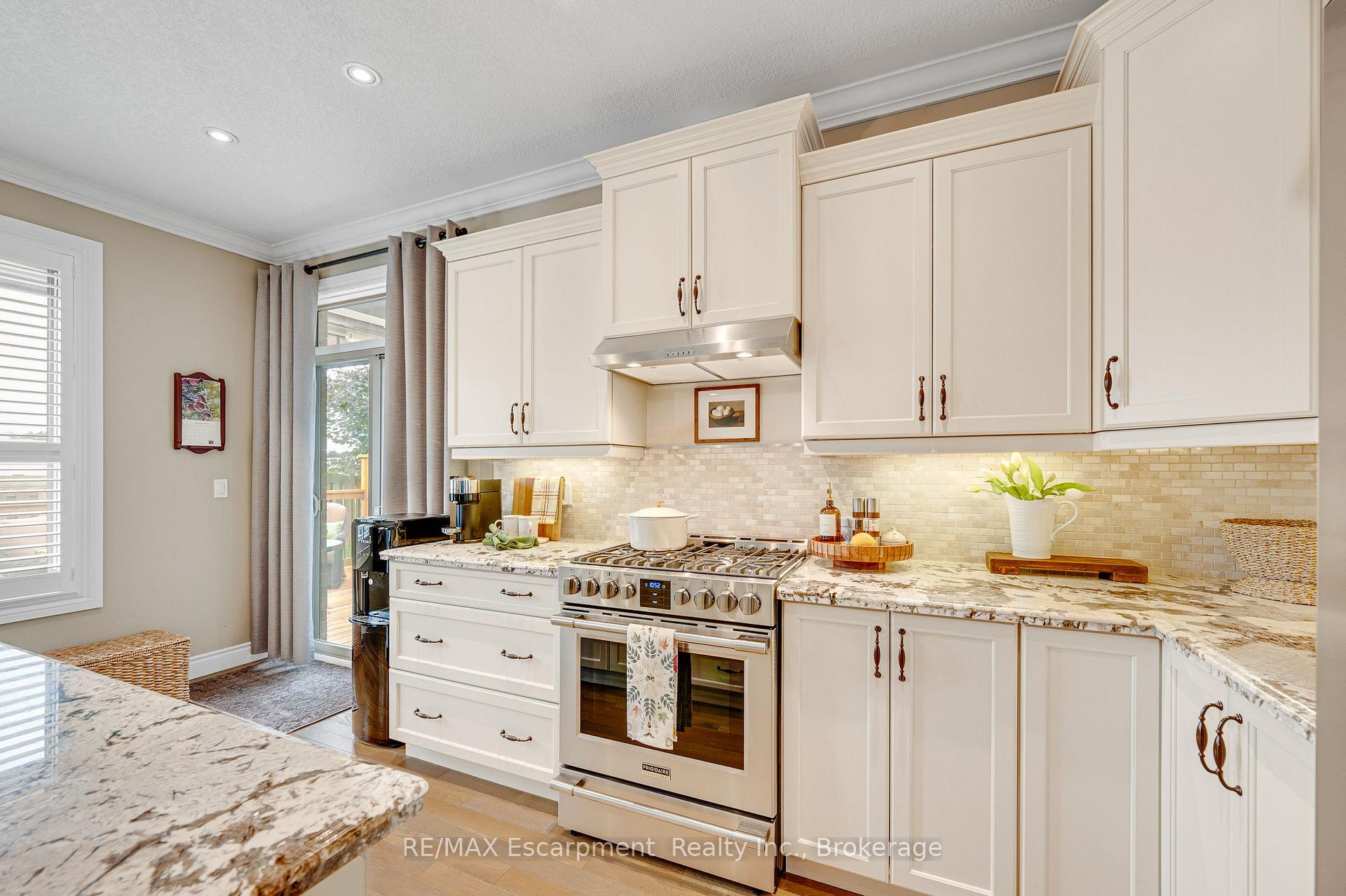 Photo 14 of Unit 24, 30 Cedar Street, Brant, Paris — HOMEH