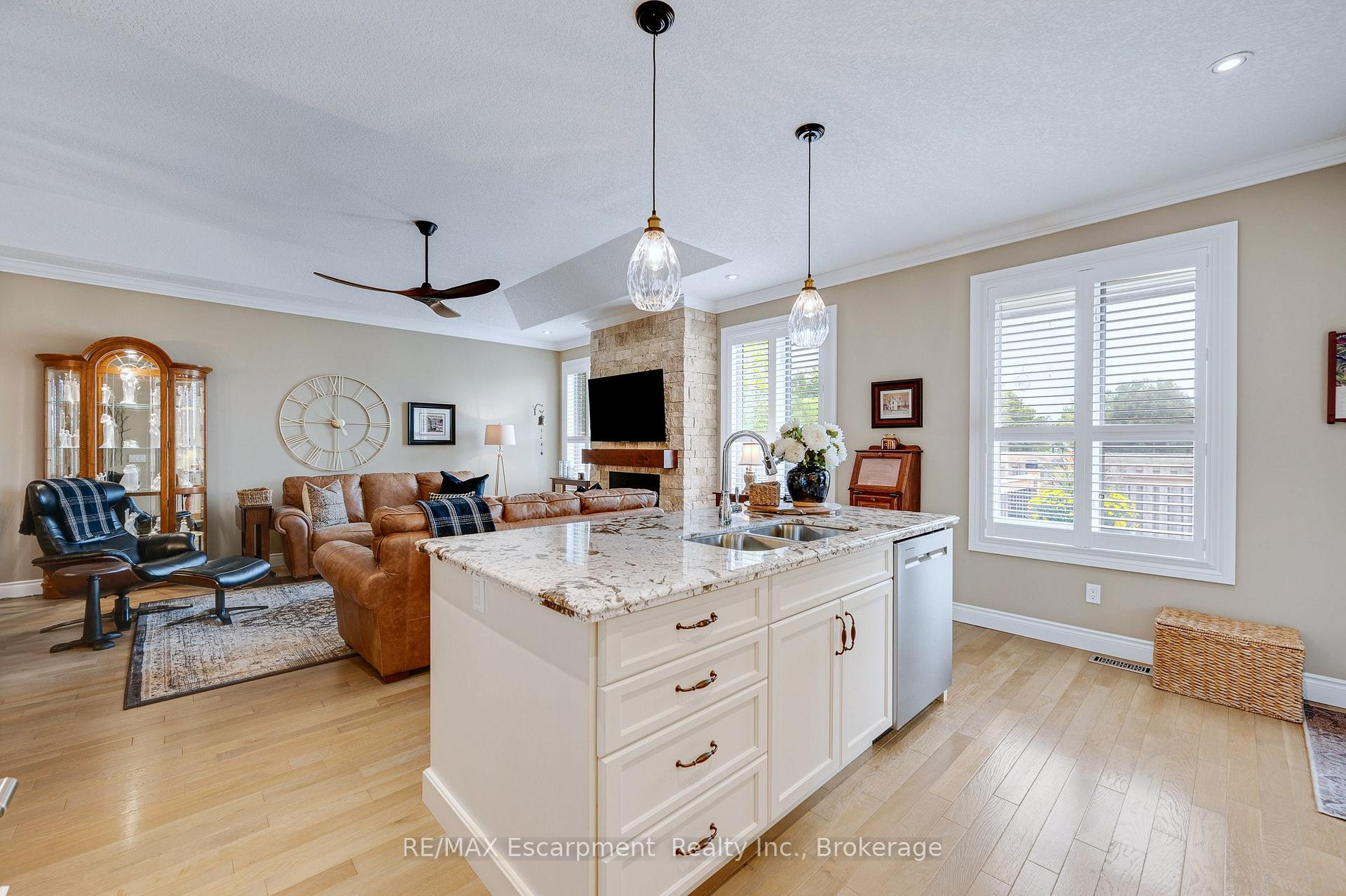 Photo 15 of Unit 24, 30 Cedar Street, Brant, Paris — HOMEH