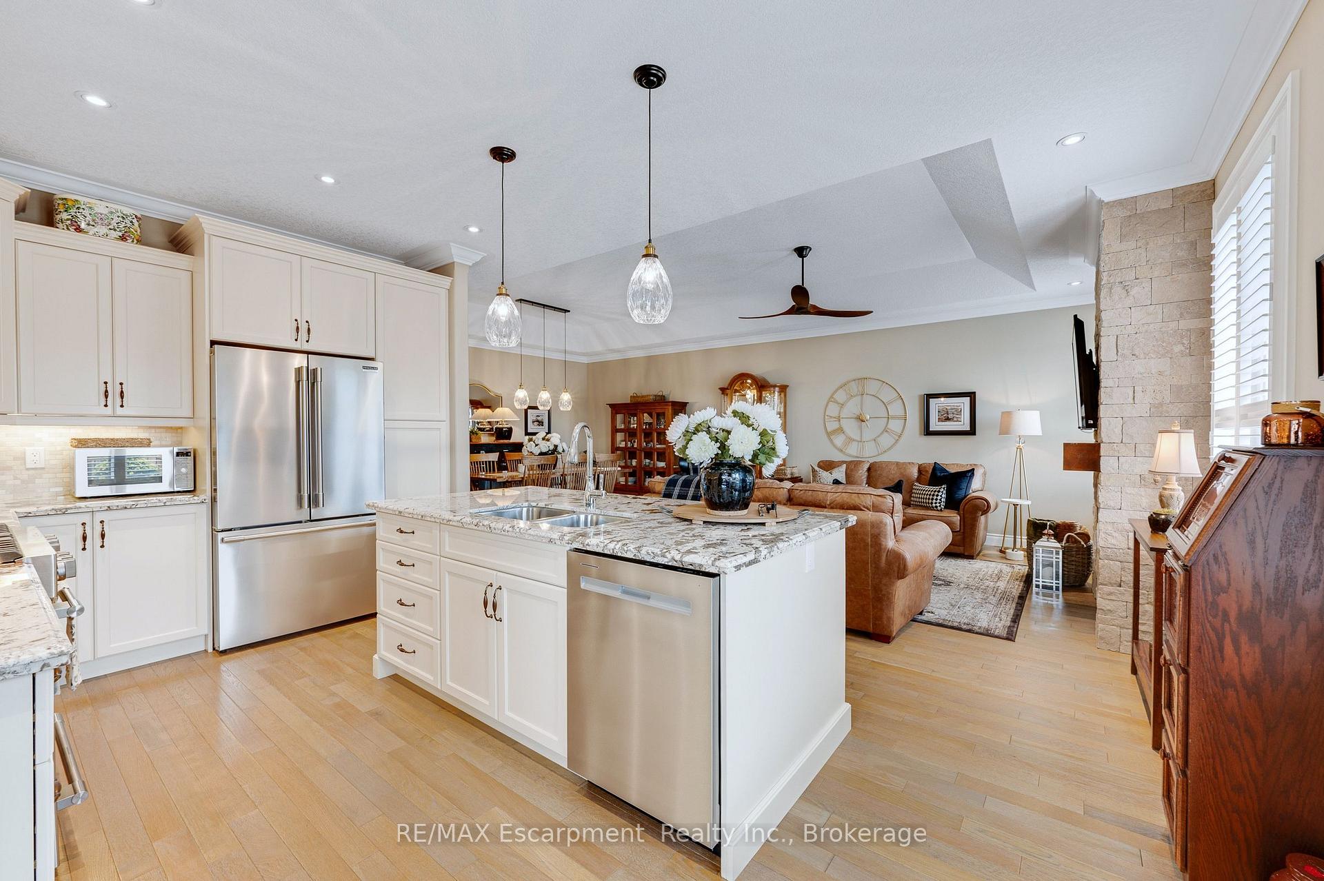 Photo 16 of Unit 24, 30 Cedar Street, Brant, Paris — HOMEH