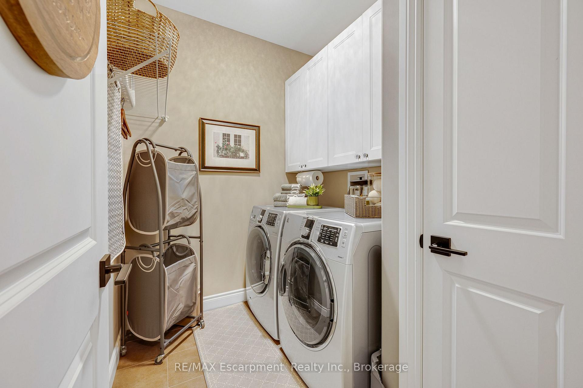 Photo 25 of Unit 24, 30 Cedar Street, Brant, Paris — HOMEH