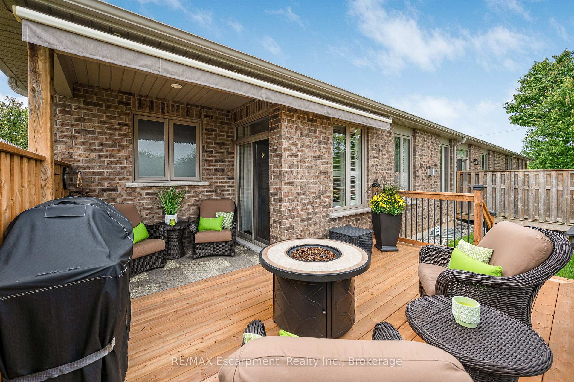 Photo 35 of Unit 24, 30 Cedar Street, Brant, Paris — HOMEH
