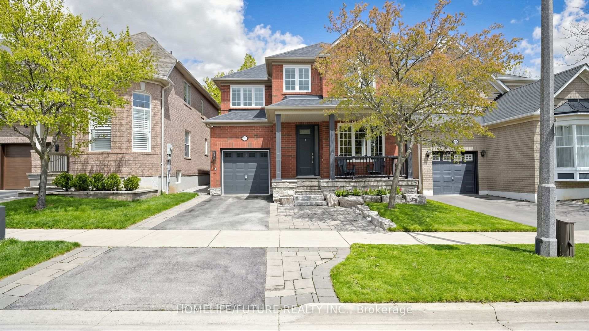 Front of 2440 Hollybrook Drive