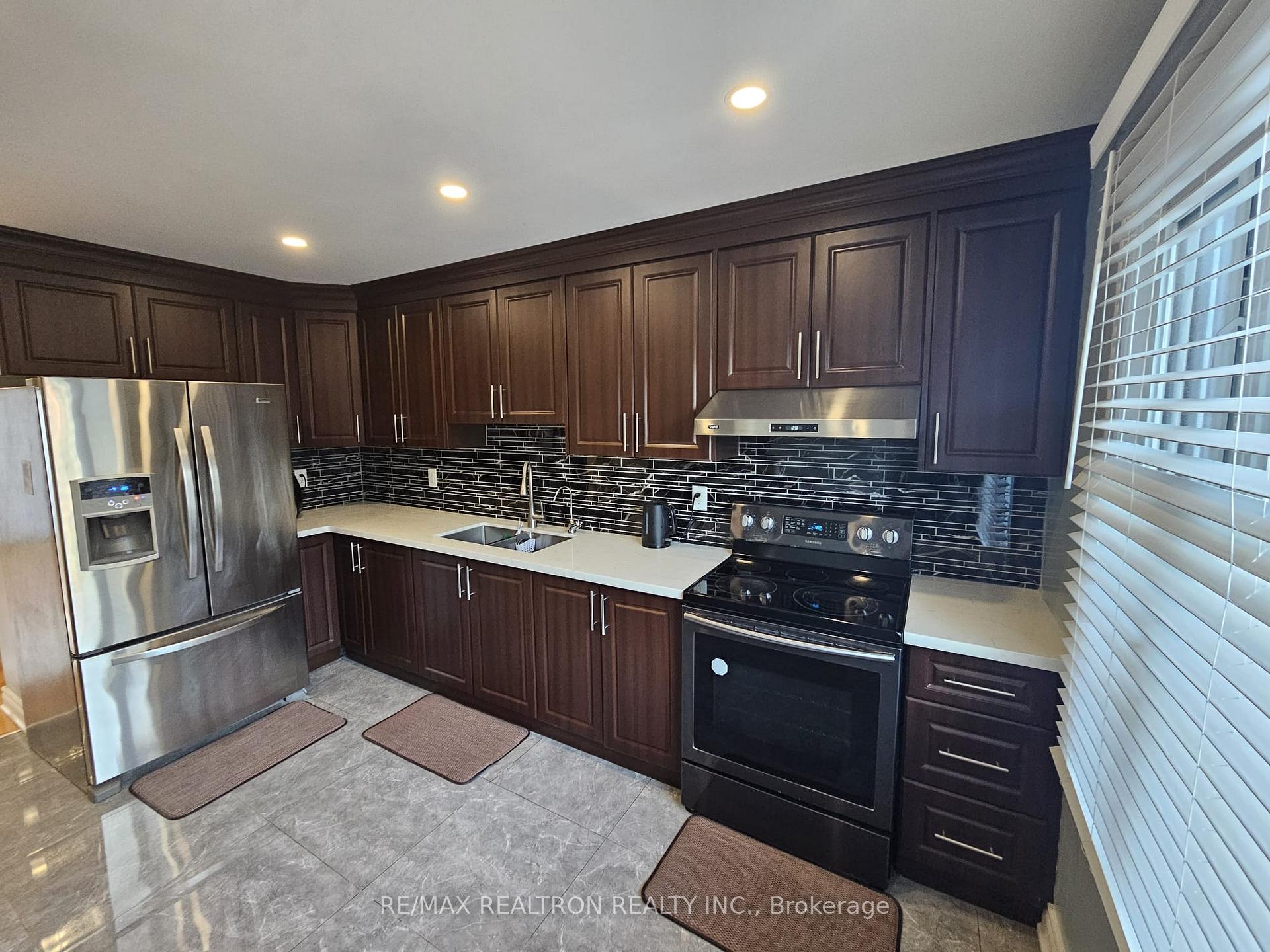 Photo 3 of Unit 3-Upper Level, 2606 Midland Avenue, Scarborough, Agincourt South-Malvern West — HOMEH