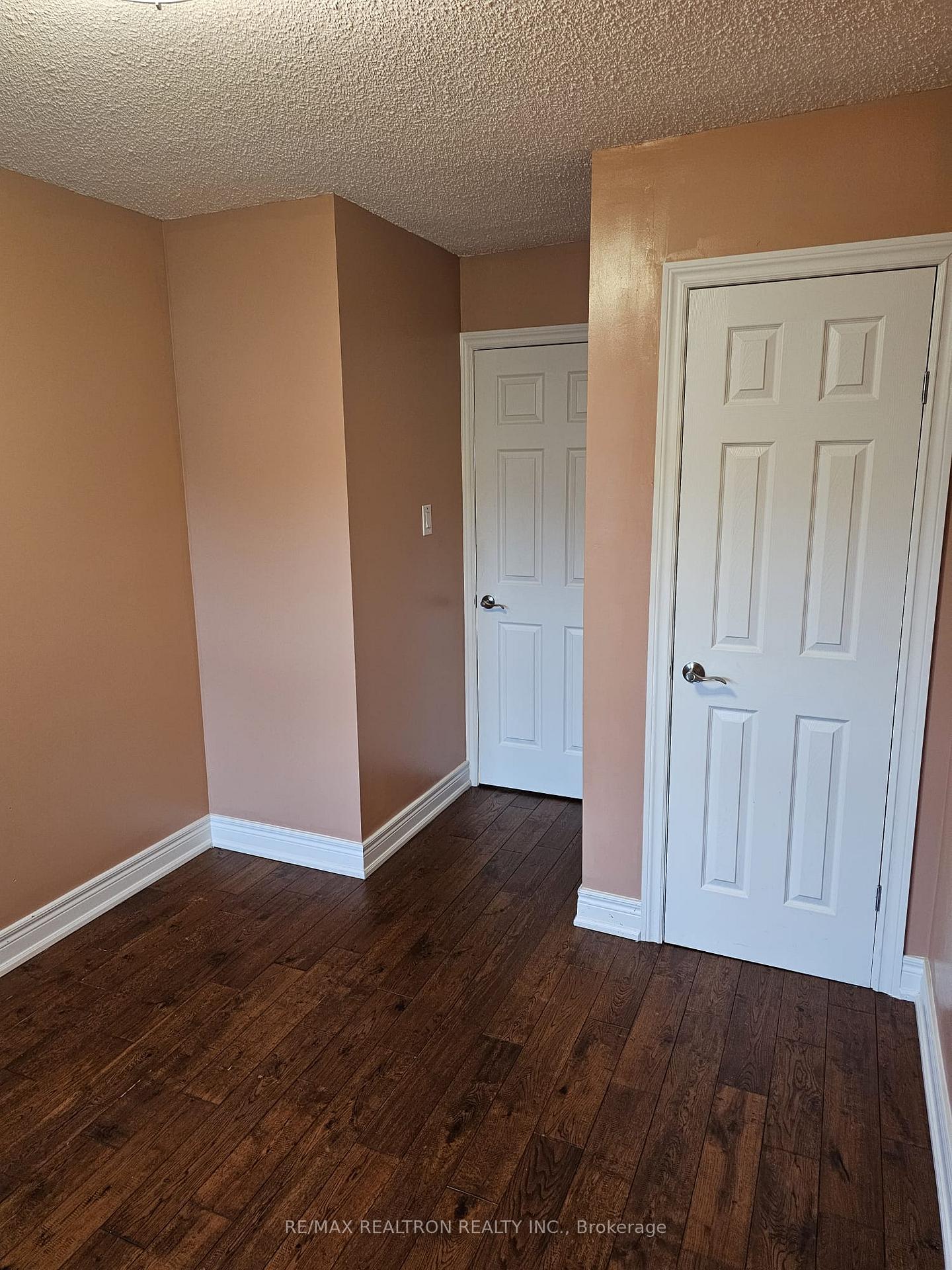 Photo 10 of Unit 3-Upper Level, 2606 Midland Avenue, Scarborough, Agincourt South-Malvern West — HOMEH