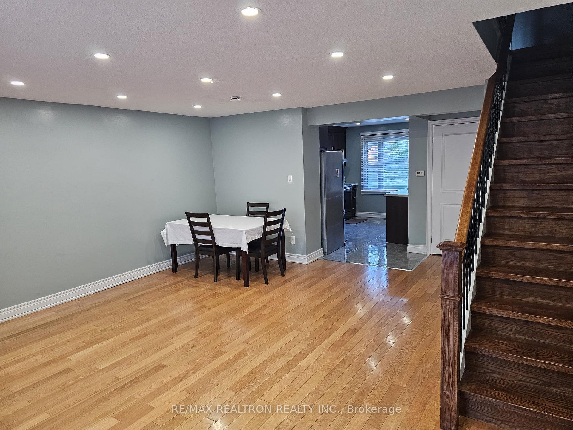 Photo 12 of Unit 3-Upper Level, 2606 Midland Avenue, Scarborough, Agincourt South-Malvern West — HOMEH
