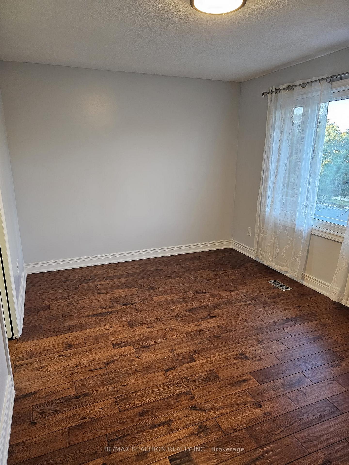 Photo 15 of Unit 3-Upper Level, 2606 Midland Avenue, Scarborough, Agincourt South-Malvern West — HOMEH