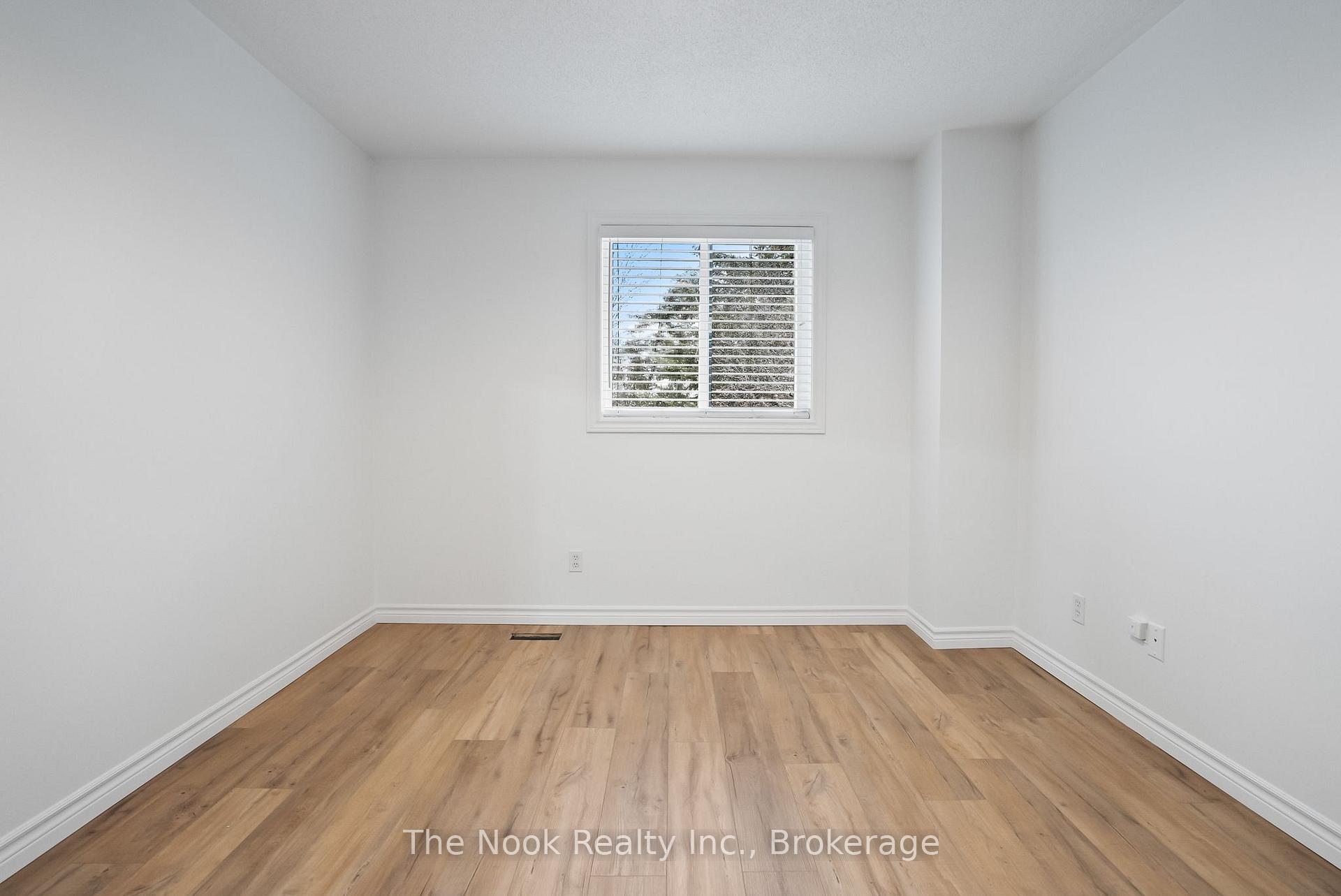 Photo 10 of Unit Main & Upper, 11 Jollow Drive, Clarington, Bowmanville — HOMEH